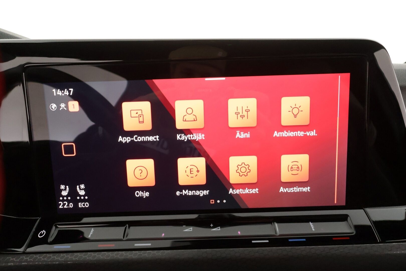 Volkswagen Golf 2023 GTE 180 kW (PHEV) DSG * Webasto / ACC / Matrix-LED / Ilmastoitu Sportpenkki Muistilla / P.kamera / Navi / Kaistavahti * - 1-om suomi-auto / Akku kuntotarkastettu! / 2x Latauskaapelit / Kahdet renkaat