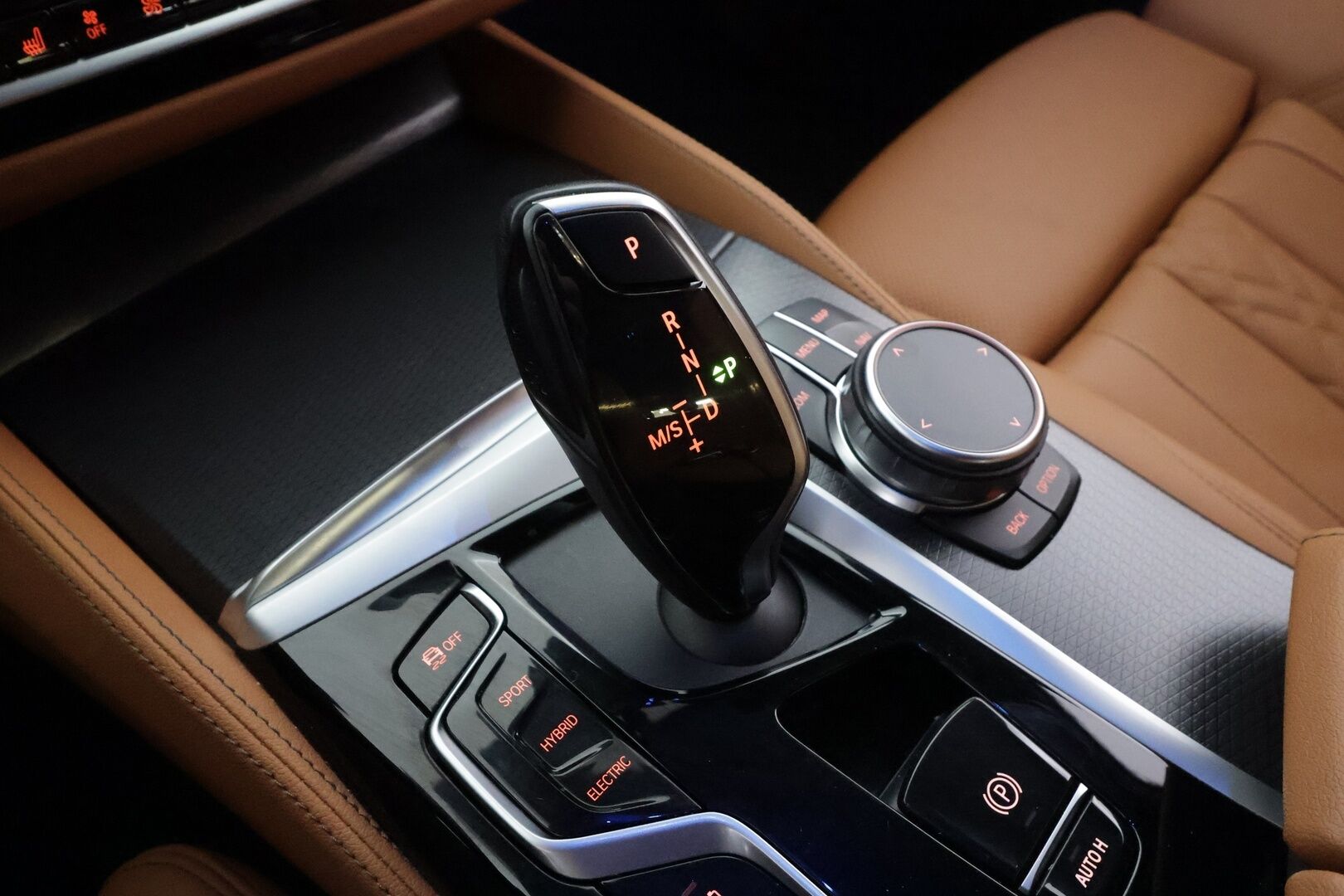 BMW 530 2023 G31 Touring 530e xDrive A Charged Edition M Sport * ACC / Harman&Kardon / koukku / Comfort Access / LED / Navi * - 1.Om Suomi-auto / Kahdet renkaat