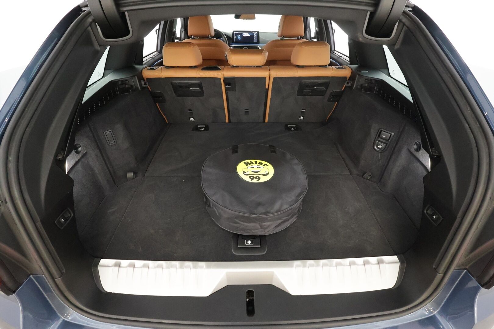 BMW 530 2023 G31 Touring 530e xDrive A Charged Edition M Sport * ACC / Harman&Kardon / koukku / Comfort Access / LED / Navi * - 1.Om Suomi-auto / Kahdet renkaat