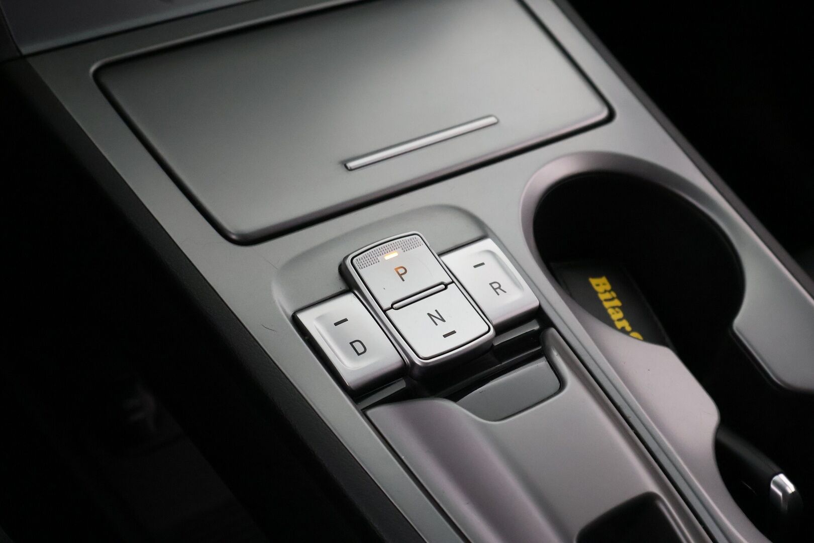 HYUNDAI KONA 2020 Electric 64 kWh 204 hv Style - Lämpöpumppu / Adapt.Vakkari / HUD / Krell Premum Audio / Peruutuskamera / Adapt.LED / Apple&Android / 2x Renkaat alkuperäisvantein!