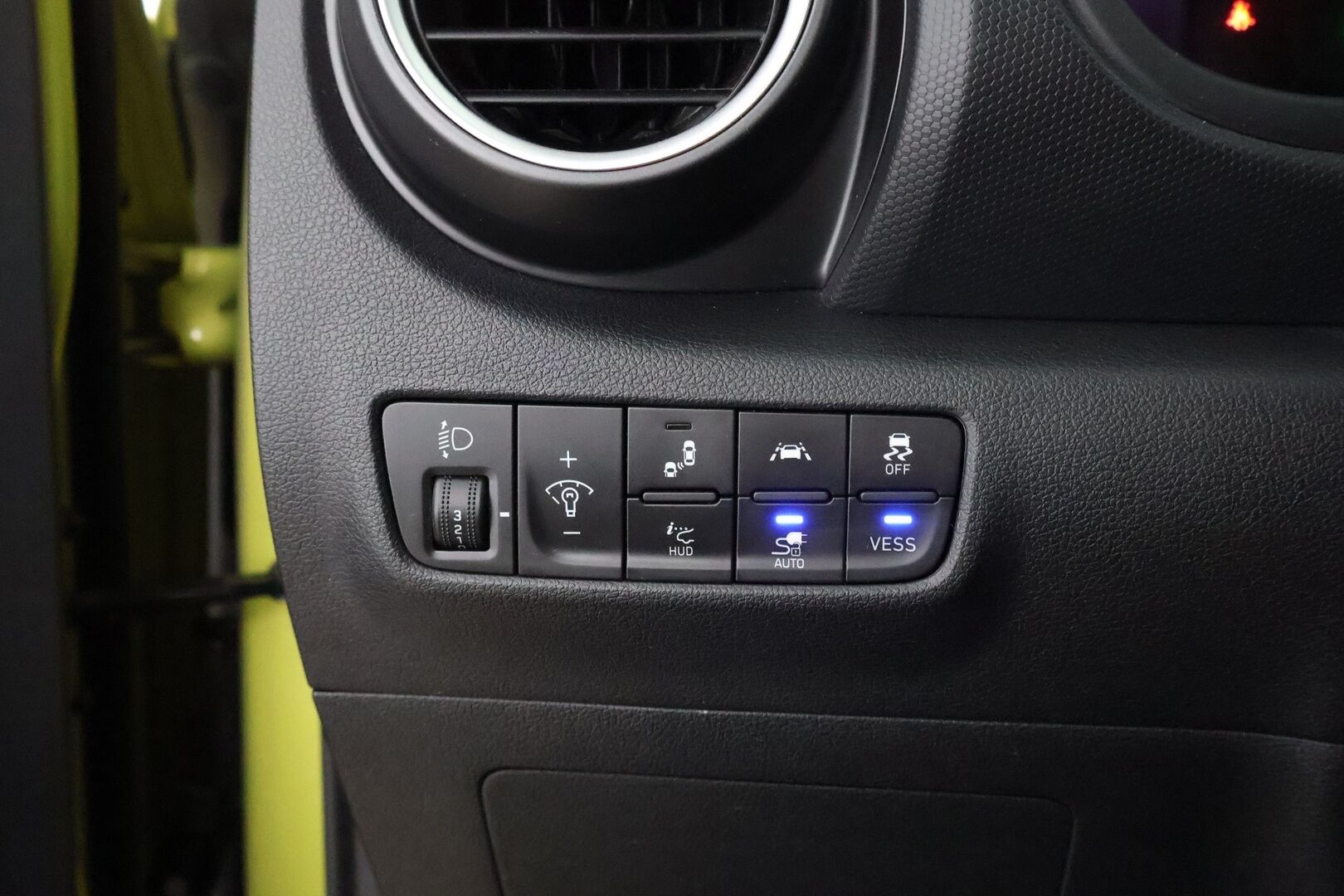 HYUNDAI KONA 2020 Electric 64 kWh 204 hv Style - Lämpöpumppu / Adapt.Vakkari / HUD / Krell Premum Audio / Peruutuskamera / Adapt.LED / Apple&Android / 2x Renkaat alkuperäisvantein!