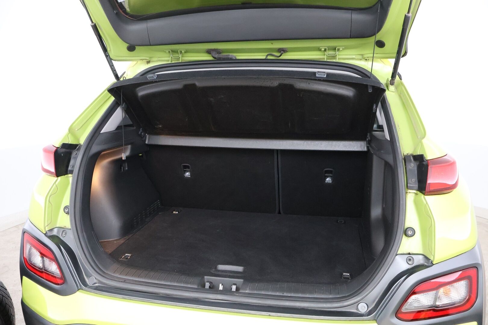HYUNDAI KONA 2020 Electric 64 kWh 204 hv Style - Lämpöpumppu / Adapt.Vakkari / HUD / Krell Premum Audio / Peruutuskamera / Adapt.LED / Apple&Android / 2x Renkaat alkuperäisvantein!