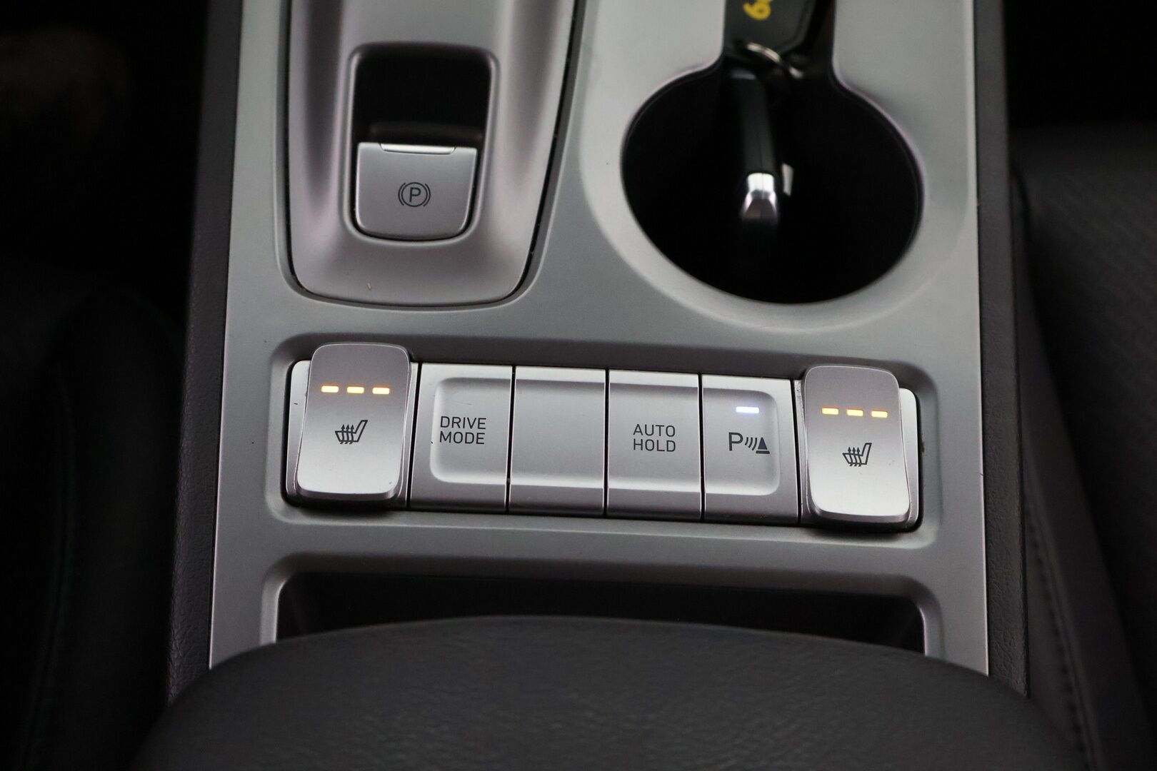 HYUNDAI KONA 2020 Electric 64 kWh 204 hv Style - Lämpöpumppu / Adapt.Vakkari / HUD / Krell Premum Audio / Peruutuskamera / Adapt.LED / Apple&Android / 2x Renkaat alkuperäisvantein!