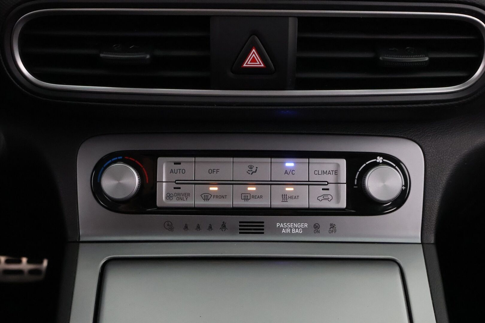 HYUNDAI KONA 2020 Electric 64 kWh 204 hv Style - Lämpöpumppu / Adapt.Vakkari / HUD / Krell Premum Audio / Peruutuskamera / Adapt.LED / Apple&Android / 2x Renkaat alkuperäisvantein!