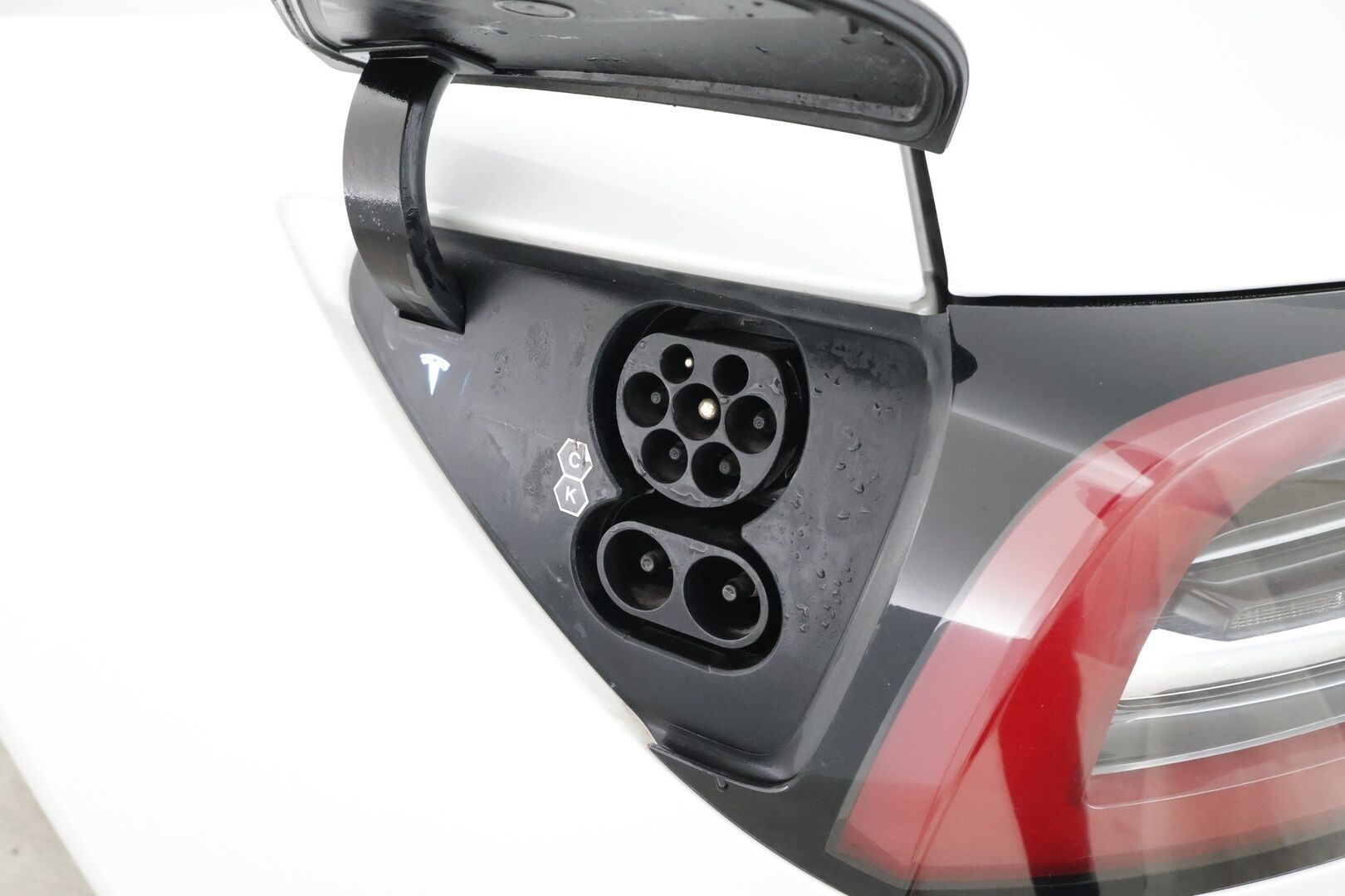 Tesla Model 3 2021 Standard Range Plus * Lasikatto / P.kamera / Matrix LED / ILP / Nahat / Navi / Keyless / Sähköluukku * - Akku kuntotarkastettu SoH 93,9% 