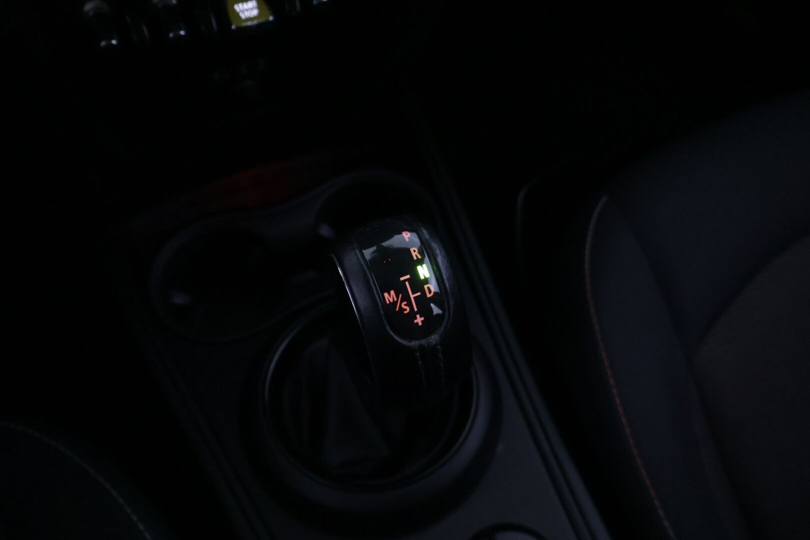 Mini Countryman 2018 Cooper SE ALL4 Essential - ACC | Lohkolämmitin | Sähk. takaluukku | Navi | 2x latauskaapelit | 2x renkaat & aluvanteet