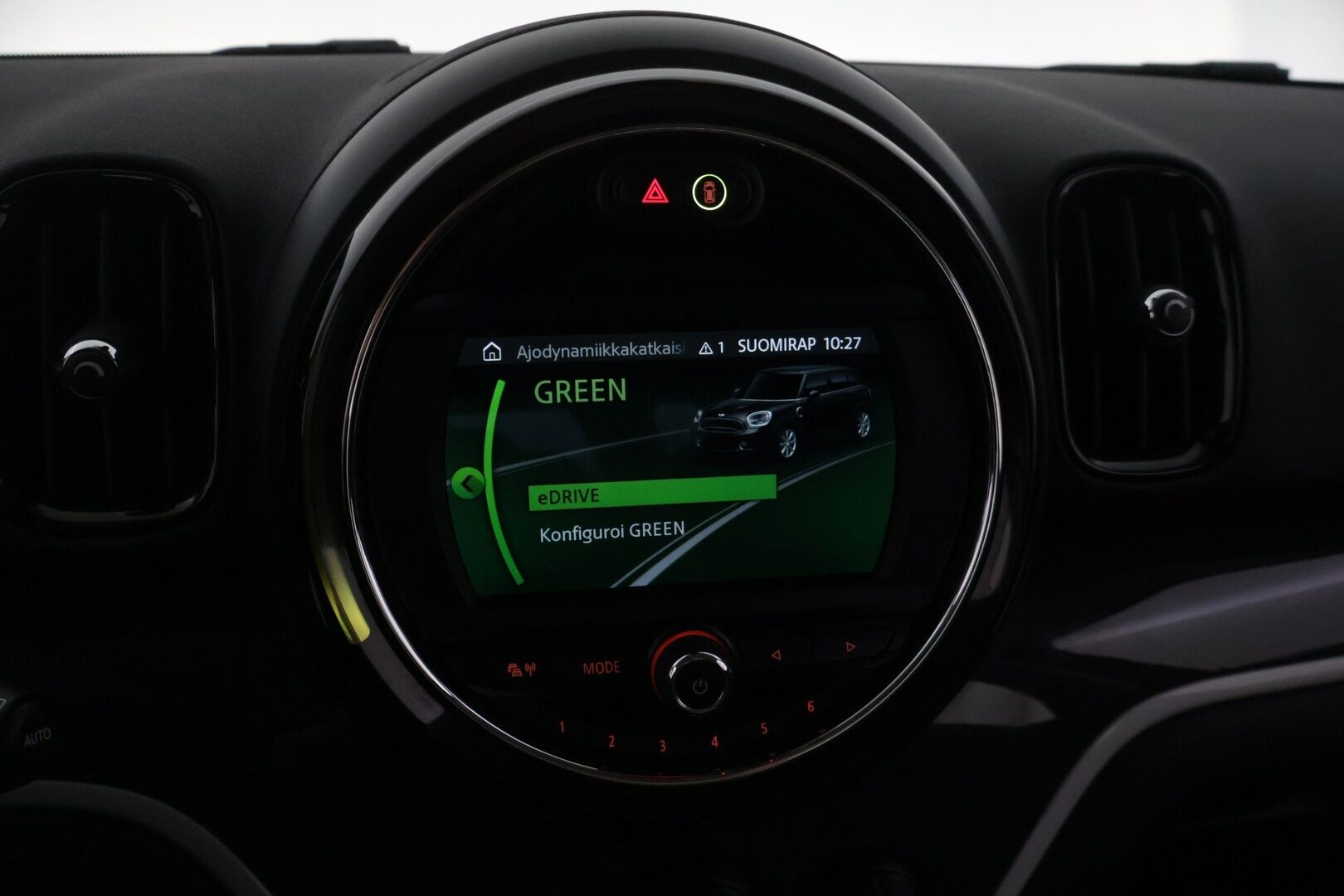 Mini Countryman 2018 Cooper SE ALL4 Essential - ACC | Lohkolämmitin | Sähk. takaluukku | Navi | 2x latauskaapelit | 2x renkaat & aluvanteet