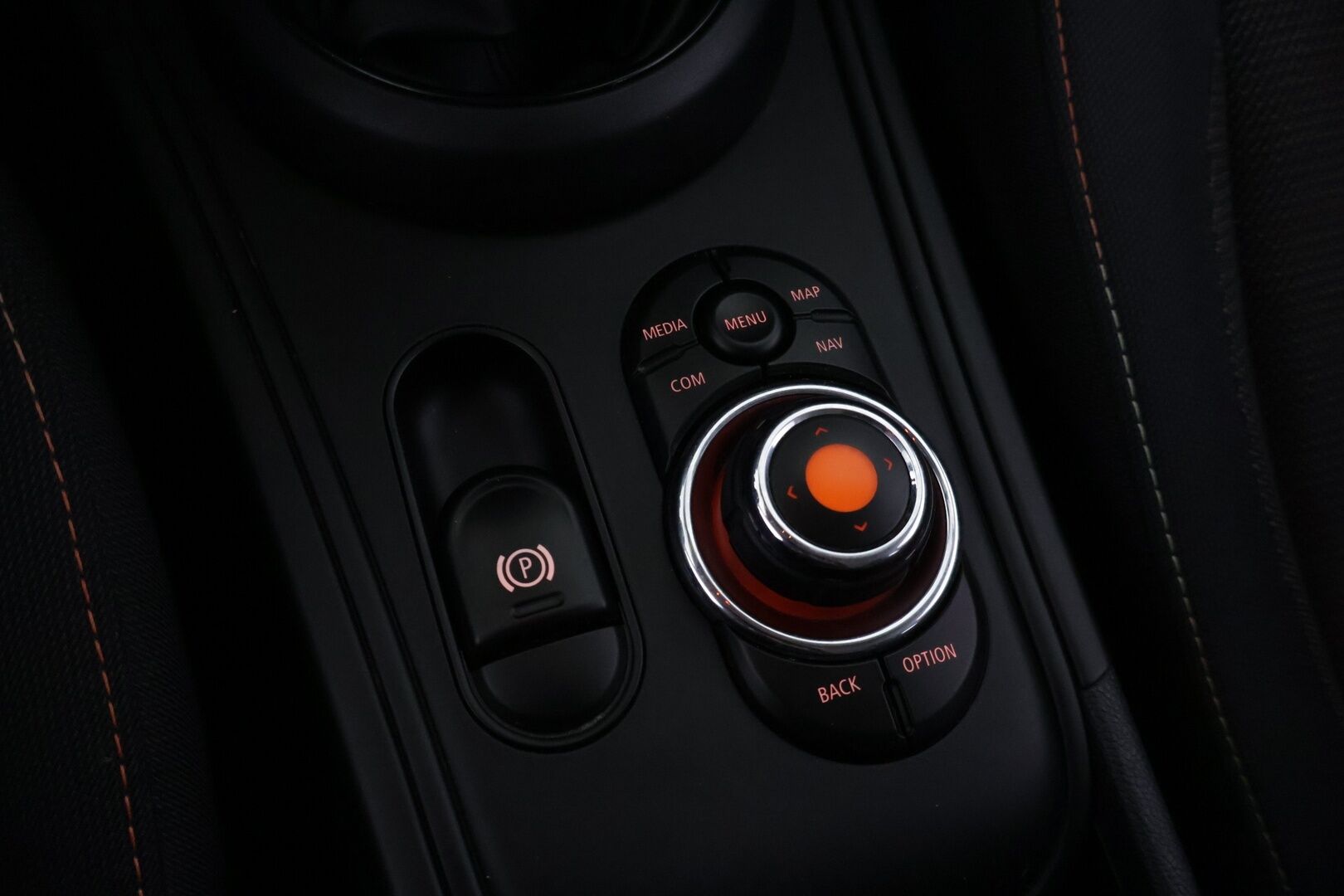 Mini Countryman 2018 Cooper SE ALL4 Essential - ACC | Lohkolämmitin | Sähk. takaluukku | Navi | 2x latauskaapelit | 2x renkaat & aluvanteet