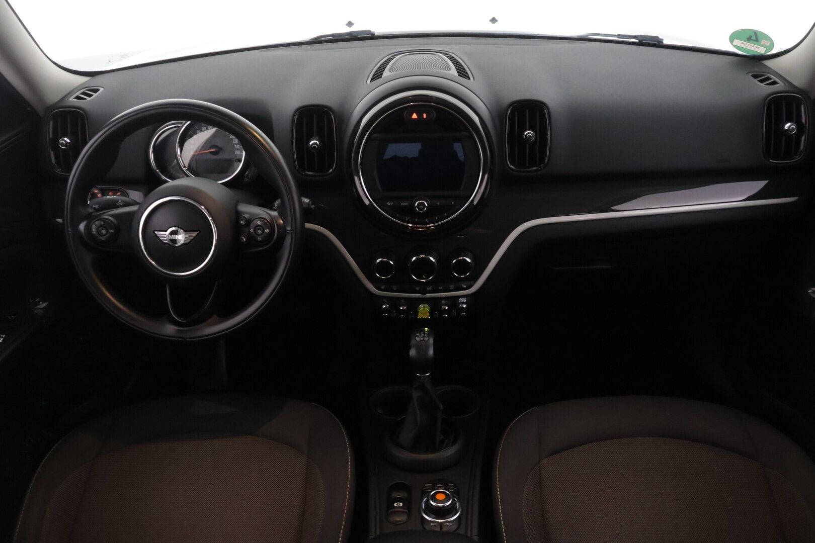 Mini Countryman 2018 Cooper SE ALL4 Essential - ACC | Lohkolämmitin | Sähk. takaluukku | Navi | 2x latauskaapelit | 2x renkaat & aluvanteet