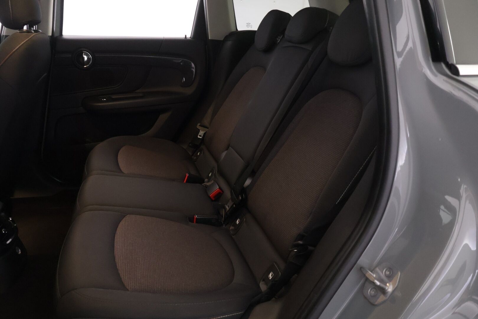 Mini Countryman 2018 Cooper SE ALL4 Essential - ACC | Lohkolämmitin | Sähk. takaluukku | Navi | 2x latauskaapelit | 2x renkaat & aluvanteet
