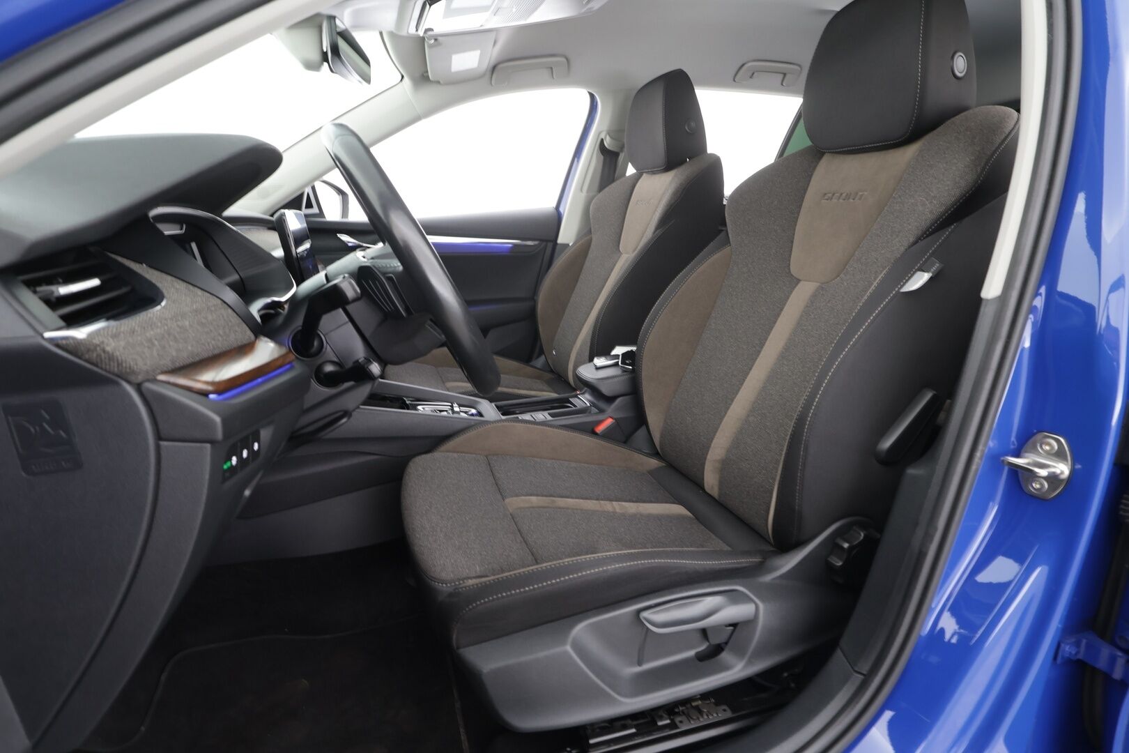 Skoda Octavia 2023 Combi 2.0 TDI 150 4x4 Scout DSG * Koukku / Webasto / ACC / Matrix LED / P.kamera / Apple&Android * - 1-om. Suomi-auto 