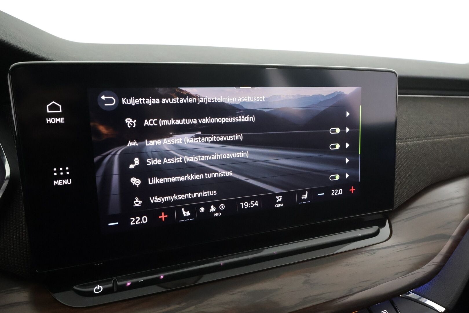 Skoda Octavia 2023 Combi 2.0 TDI 150 4x4 Scout DSG * Koukku / Webasto / ACC / Matrix LED / P.kamera / Apple&Android * - 1-om. Suomi-auto 