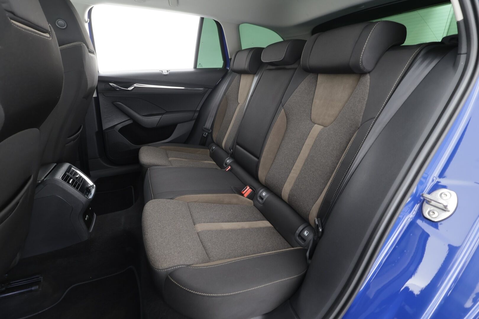 Skoda Octavia 2023 Combi 2.0 TDI 150 4x4 Scout DSG * Koukku / Webasto / ACC / Matrix LED / P.kamera / Apple&Android * - 1-om. Suomi-auto 