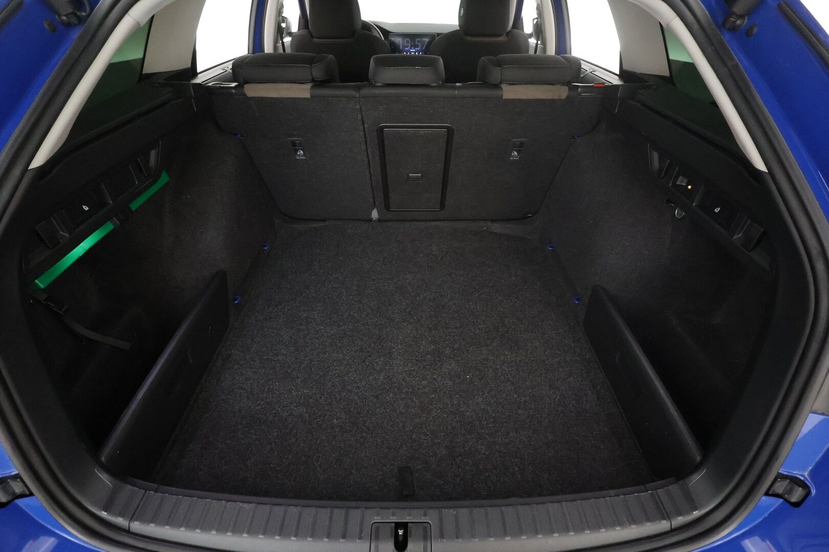 Skoda Octavia 2023 Combi 2.0 TDI 150 4x4 Scout DSG * Koukku / Webasto / ACC / Matrix LED / P.kamera / Apple&Android * - 1-om. Suomi-auto - HULLUT AVAJAISHULINAT KORKOTARJOUS 3,29 %