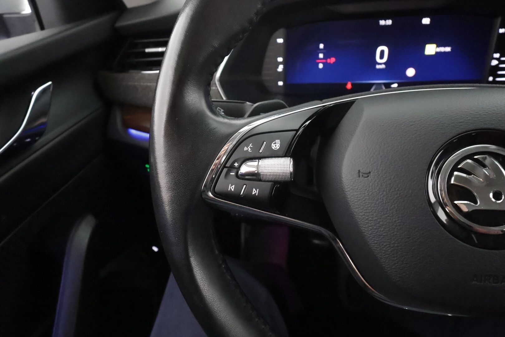 Skoda Octavia 2023 Combi 2.0 TDI 150 4x4 Scout DSG * Koukku / Webasto / ACC / Matrix LED / P.kamera / Apple&Android * - 1-om. Suomi-auto - HULLUT AVAJAISHULINAT KORKOTARJOUS 3,29 %