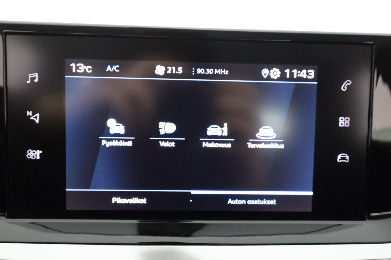 Peugeot 2008 2022 Active Pack PureTech 130 EAT8-automaatti * LED / P.tutka / Kaistavahti / Vakkari / Apple&Android * - Kahdet renkaat aluvanteilla / Suomi-auto 