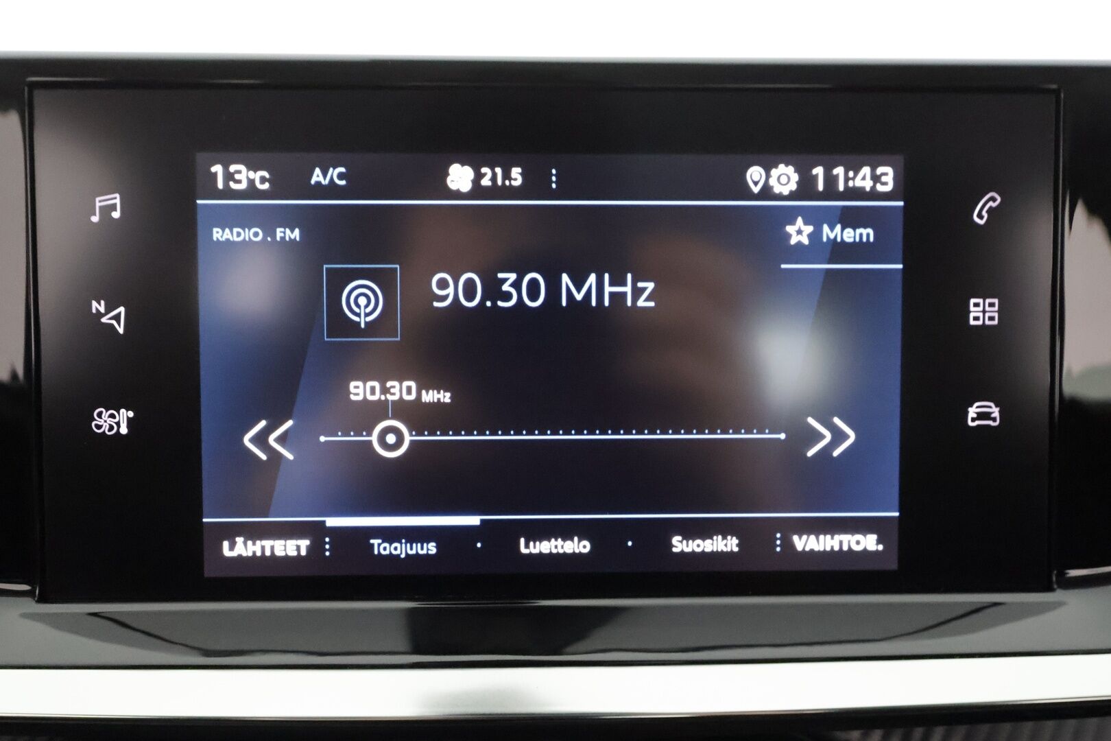 Peugeot 2008 2022 Active Pack PureTech 130 EAT8-automaatti * LED / P.tutka / Kaistavahti / Vakkari / Apple&Android * - Kahdet renkaat aluvanteilla / Suomi-auto 