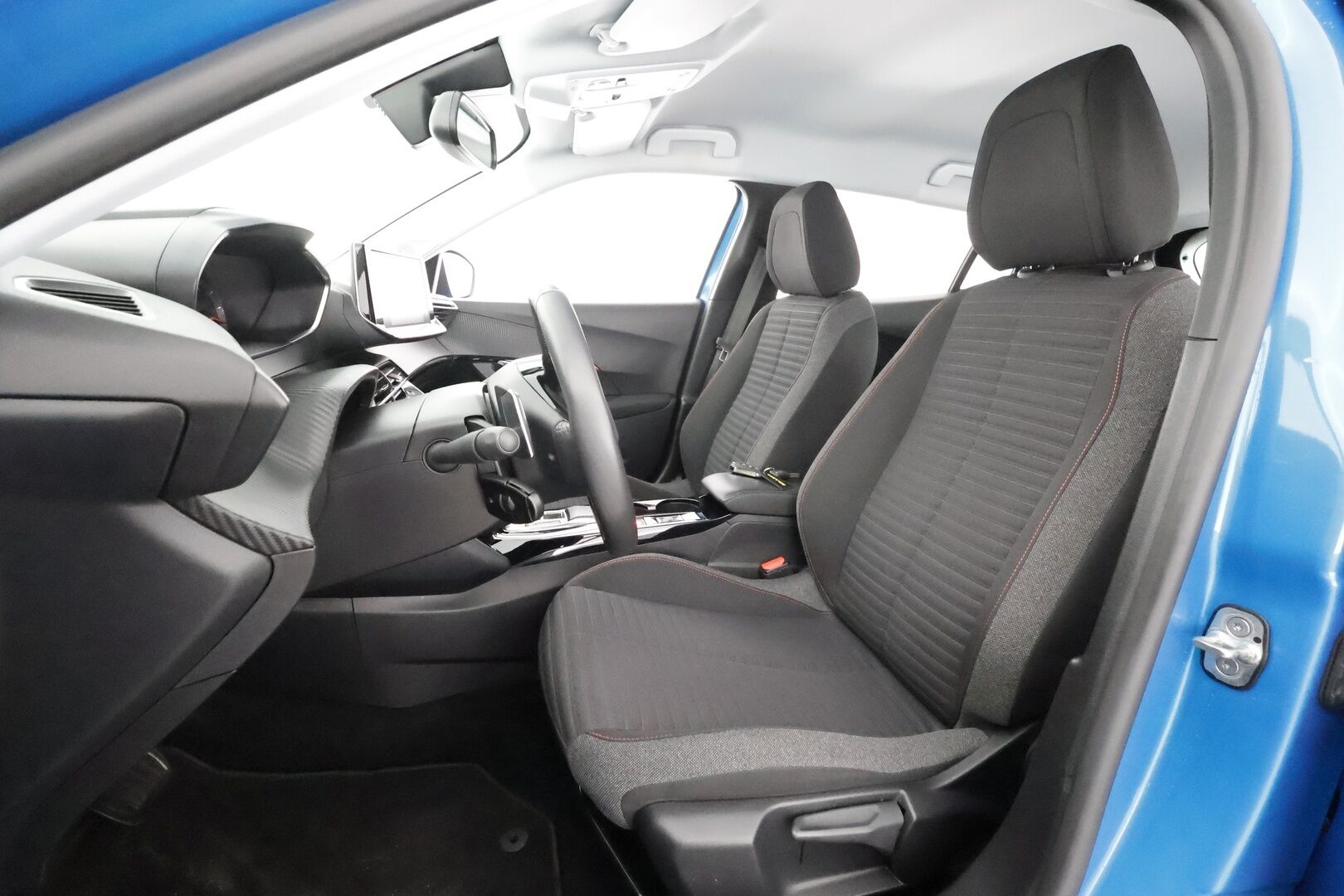 Peugeot 2008 2022 Active Pack PureTech 130 EAT8-automaatti * LED / P.tutka / Kaistavahti / Vakkari / Apple&Android * - Kahdet renkaat aluvanteilla / Suomi-auto 