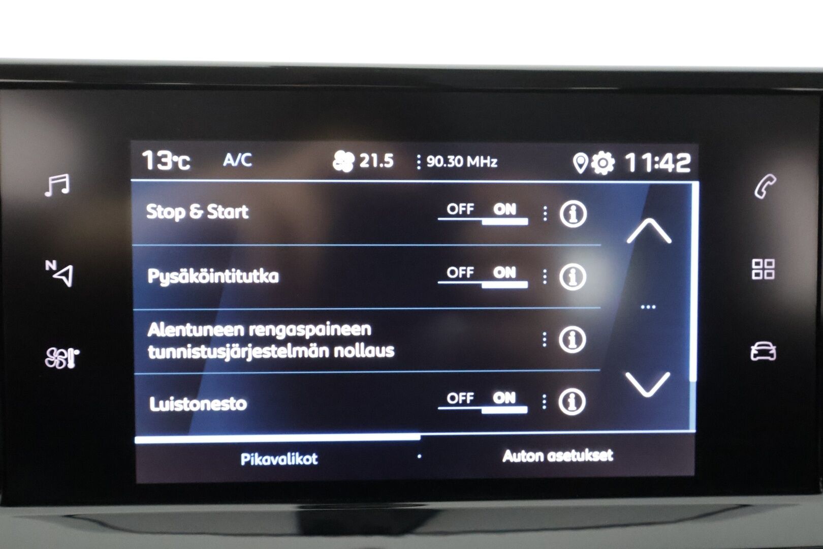 Peugeot 2008 2022 Active Pack PureTech 130 EAT8-automaatti * LED / P.tutka / Kaistavahti / Vakkari / Apple&Android * - Kahdet renkaat aluvanteilla / Suomi-auto 