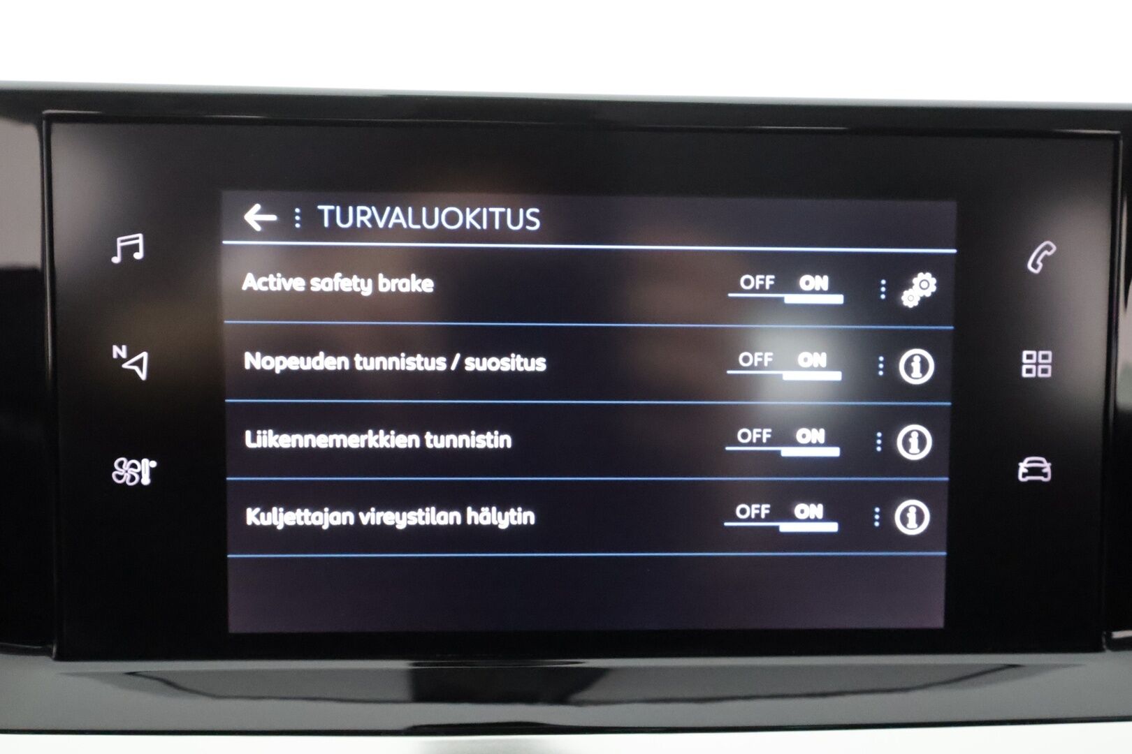 Peugeot 2008 2022 Active Pack PureTech 130 EAT8-automaatti * LED / P.tutka / Kaistavahti / Vakkari / Apple&Android * - Kahdet renkaat aluvanteilla / Suomi-auto 