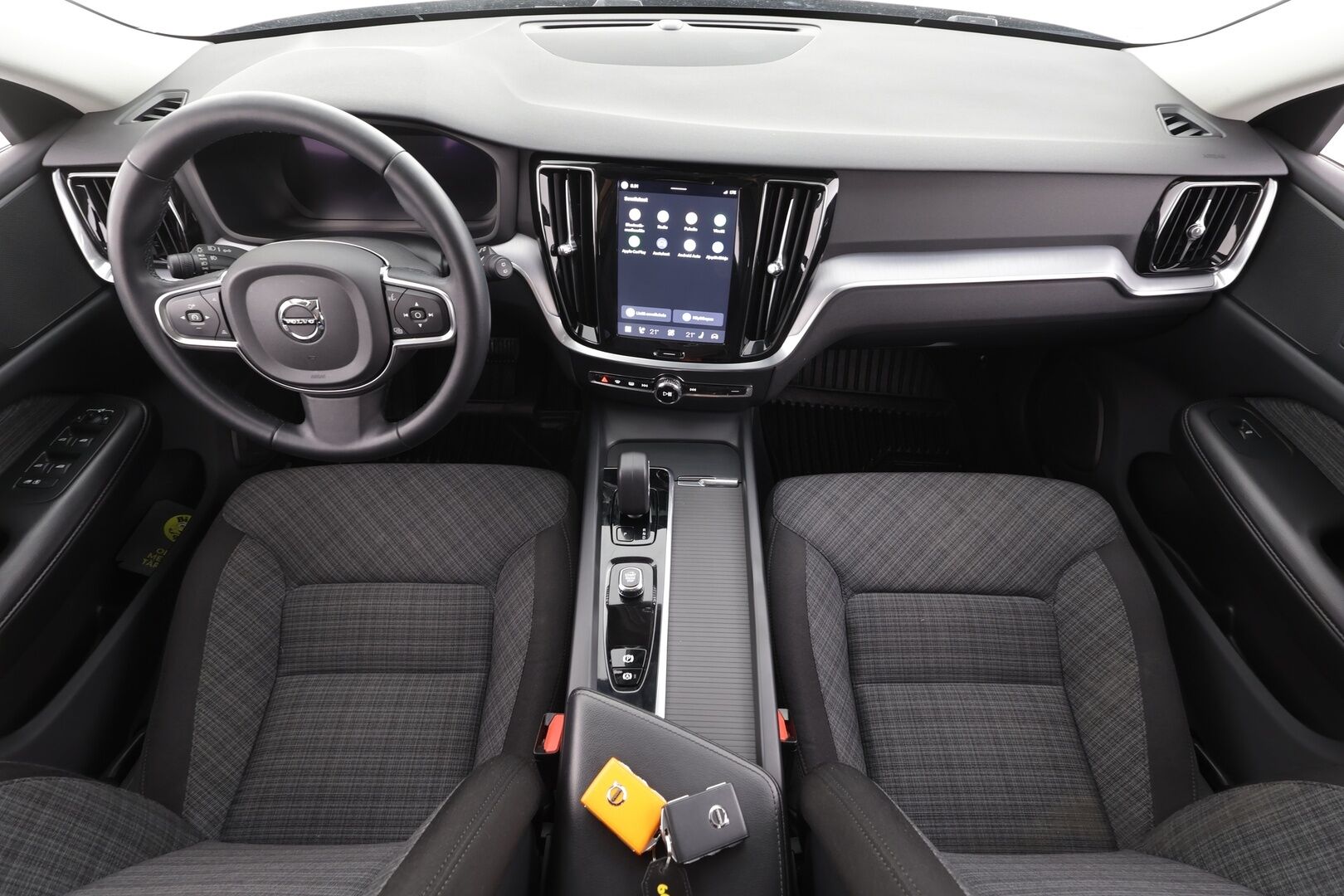 Volvo V60 2023 B3 MHEV Business Core DCT aut - ACC | VOC | Navi | Suomi-auto / Kahdet Renkaat / Merkkihuollettu