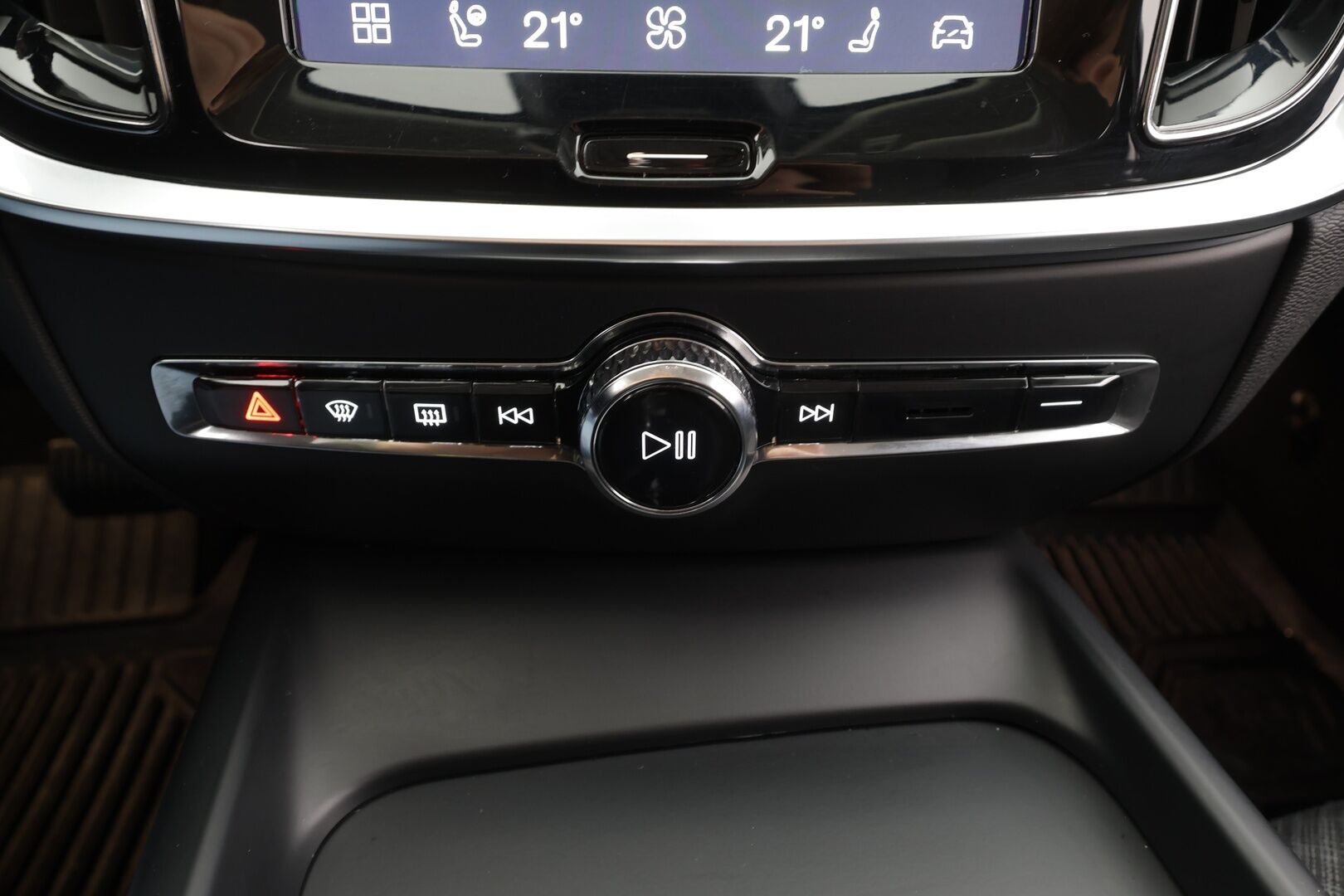 Volvo V60 2023 B3 MHEV Business Core DCT aut - ACC | VOC | Navi | Suomi-auto / Kahdet Renkaat / Merkkihuollettu