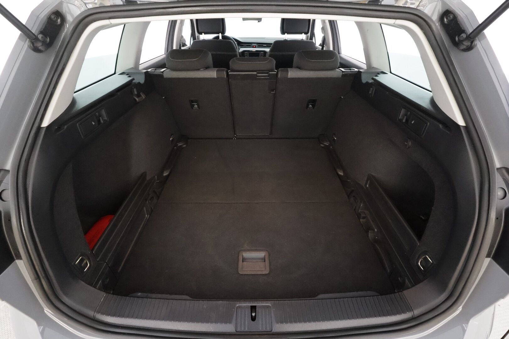 Volkswagen Passat 2023 Variant Comfort Business 1,5 TSI EVO 110 kW DSG * Webasto / ACC / LED / P.tutkat / Kaistavahti * - 1-om Suomi-auto / Kahdet renkaat aluvanteilla