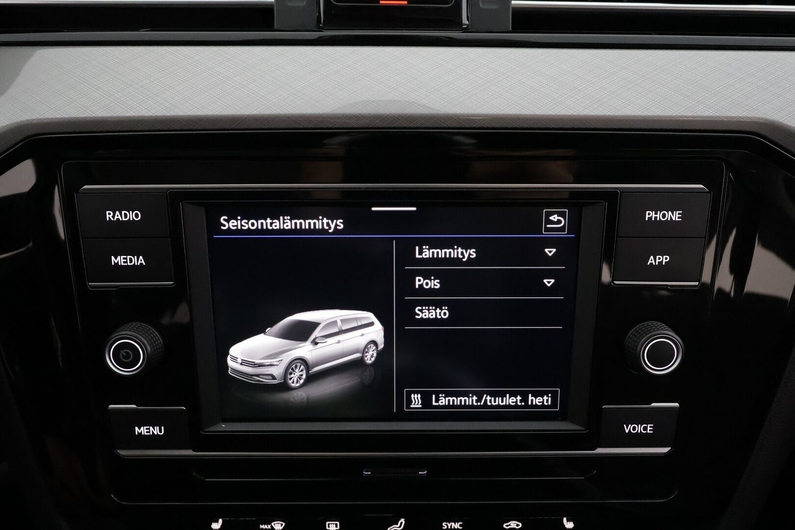 Volkswagen Passat 2023 Variant Comfort Business 1,5 TSI EVO 110 kW DSG * Webasto / ACC / LED / P.tutkat / Kaistavahti * - 1-om Suomi-auto / Kahdet renkaat aluvanteilla - HULLUT AVAJAISHULINAT KORKOTARJOUS 3,29 %