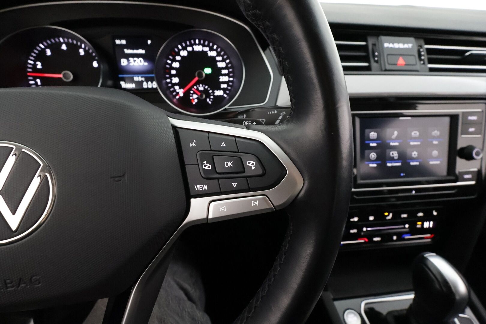 Volkswagen Passat 2023 Variant Comfort Business 1,5 TSI EVO 110 kW DSG - Webasto | ACC | LED | P.tutkat | Kaistavahti | 1-om Suomi-auto | Kahdet renkaat aluvanteilla