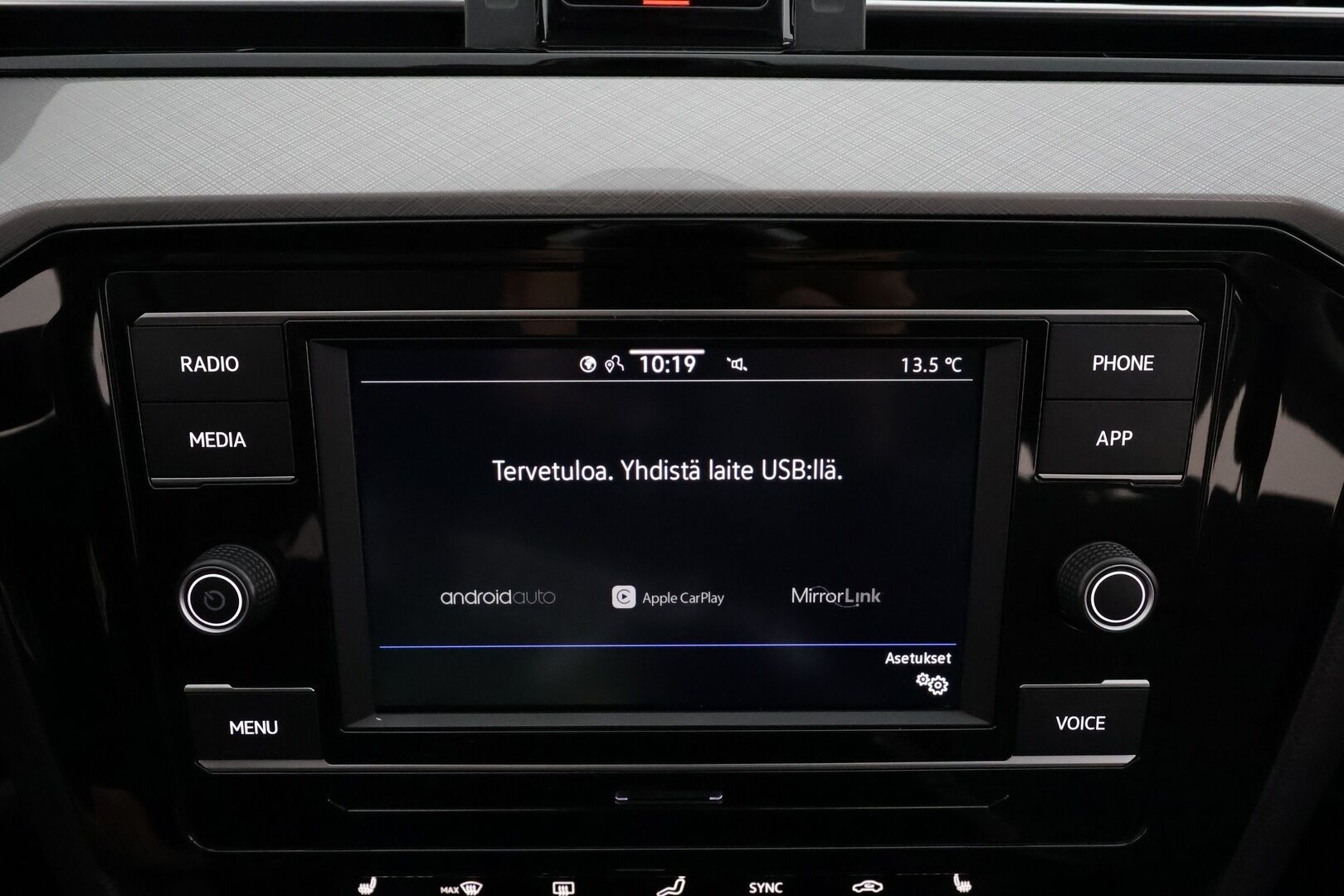 Volkswagen Passat 2023 Variant Comfort Business 1,5 TSI EVO 110 kW DSG * Webasto / ACC / LED / P.tutkat / Kaistavahti * - 1-om Suomi-auto / Kahdet renkaat aluvanteilla