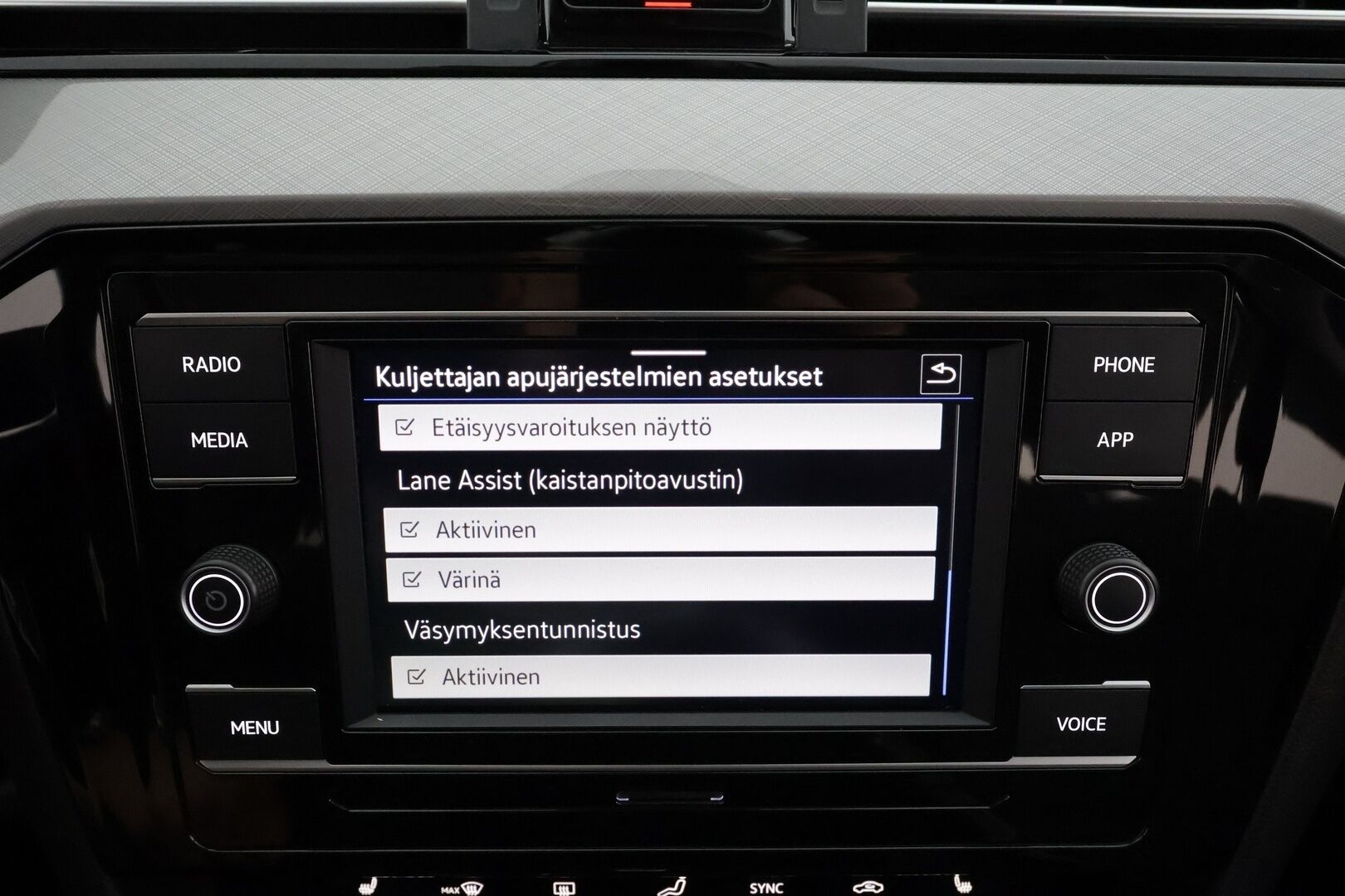 Volkswagen Passat 2023 Variant Comfort Business 1,5 TSI EVO 110 kW DSG - Webasto | ACC | LED | P.tutkat | Kaistavahti | 1-om Suomi-auto | Kahdet renkaat aluvanteilla