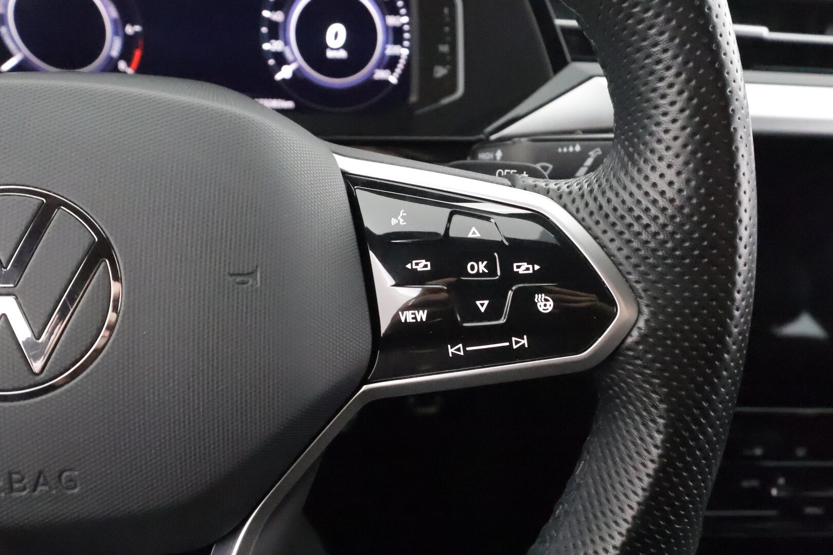 Volkswagen Arteon 2023 Shooting Brake R-Line Business eHybrid 160 kW DSG * ACC / HUD / 360° / Webasto / Koukku / Adapt.LED / Keyless * - 1.Om Suomi-auto / Kahdet renkaat aluvanteilla / Merkkihuollettu