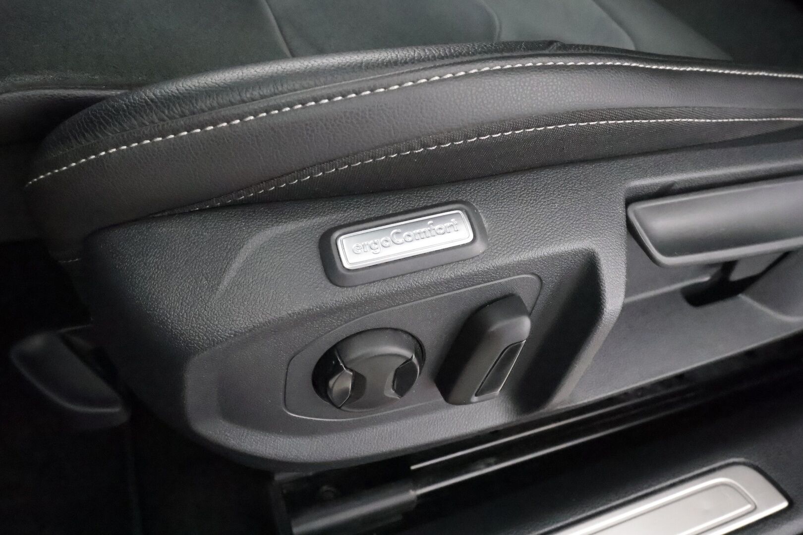 Volkswagen Arteon 2023 Shooting Brake R-Line Business eHybrid 160 kW DSG * ACC / HUD / 360° / Webasto / Koukku / Adapt.LED / Keyless * - 1.Om Suomi-auto / Kahdet renkaat aluvanteilla / Merkkihuollettu - HULLUT AVAJAISHULINAT KORKOTARJOUS 3,29 %