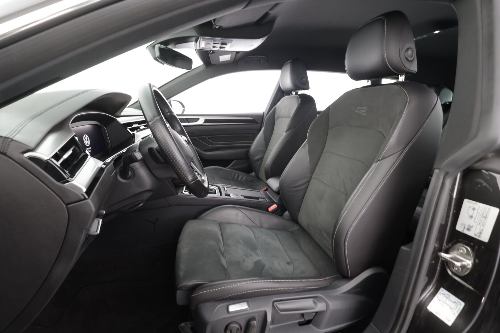 Volkswagen Arteon 2023 Shooting Brake R-Line Business eHybrid 160 kW DSG * ACC / HUD / 360° / Webasto / Koukku / Adapt.LED / Keyless * - 1.Om Suomi-auto / Kahdet renkaat aluvanteilla / Merkkihuollettu