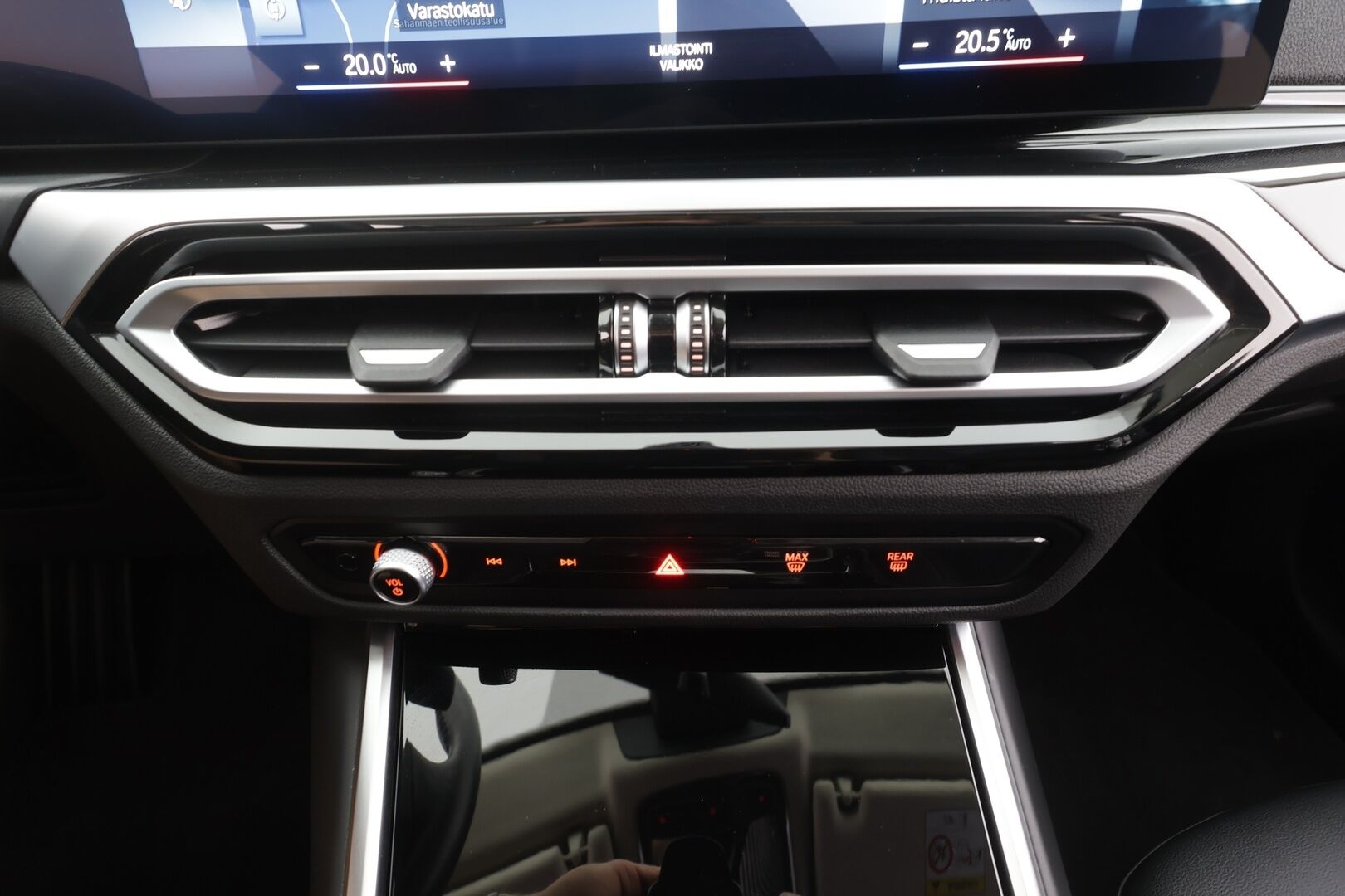 BMW i4 2023 eDrive40 - 1OM Suomiauto | Vetokoukku | ACC | Widescreen | Peruutuskamera | Adapt.LED | Puolinahat | Sporttipenkit | 2x Renkaat Aluvantein!
