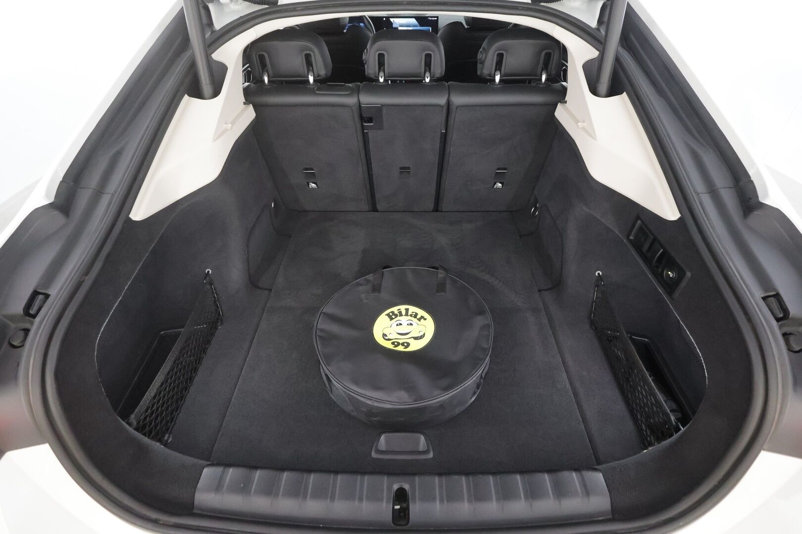 BMW i4 2023 eDrive40 - 1OM Suomiauto | Vetokoukku | ACC | Widescreen | Peruutuskamera | Adapt.LED | Puolinahat | Sporttipenkit | 2x Renkaat Aluvantein!