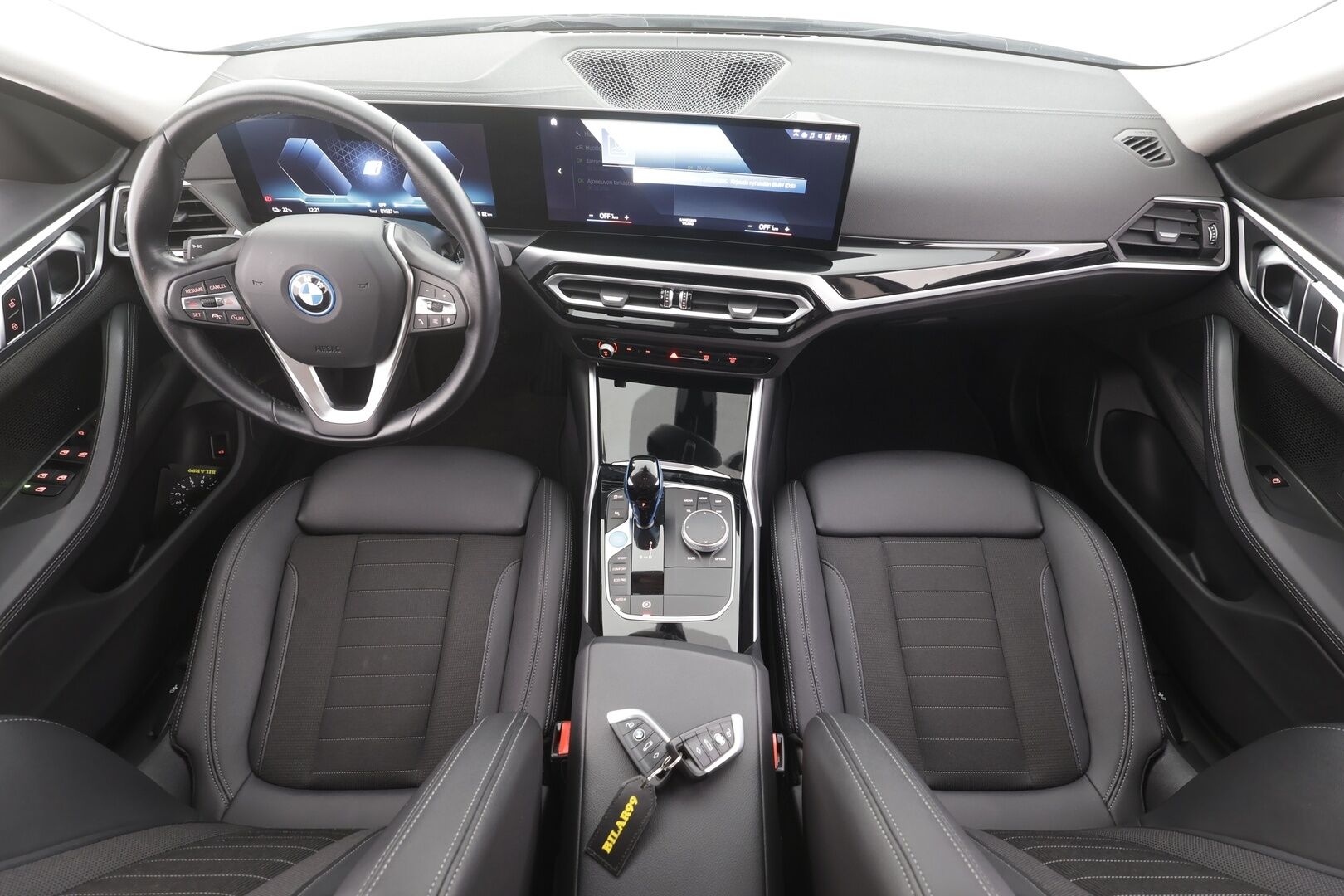 BMW i4 2023 eDrive40 - 1OM Suomiauto | Vetokoukku | ACC | Widescreen | Peruutuskamera | Adapt.LED | Puolinahat | Sporttipenkit | 2x Renkaat Aluvantein!