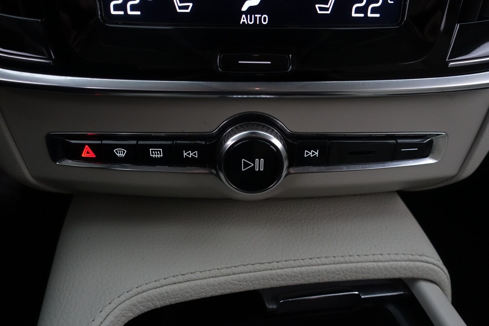 Volvo V90 2017 D5 AWD Inscription aut - | Webasto | ACC | HUD | 360-kamera | Nahkasisusta | Koukku | High Performance Audio | EI ADBLUETA! | Hihna vaihdettu 2025 | 2x renkaat ja vanteet 