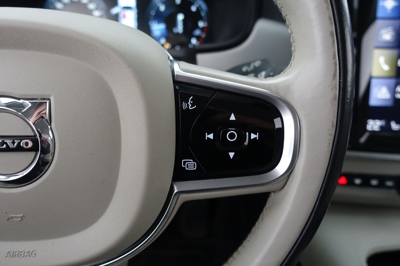 Volvo V90 2017 D5 AWD Inscription aut - | Webasto | ACC | HUD | 360-kamera | Nahkasisusta | Koukku | High Performance Audio | EI ADBLUETA! | Hihna vaihdettu 2025 | 2x renkaat ja vanteet 