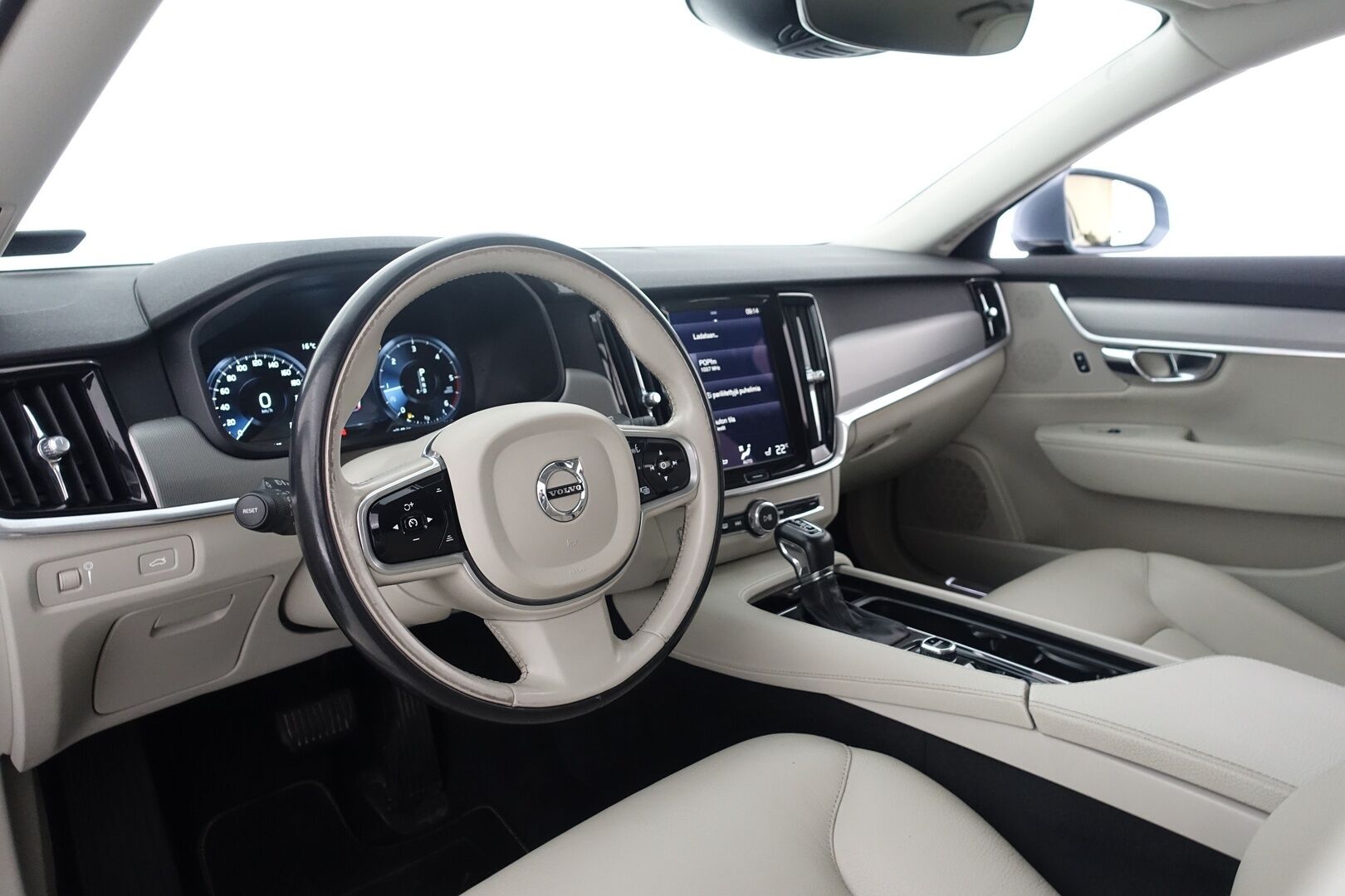 Volvo V90 2017 D5 AWD Inscription aut - | Webasto | ACC | HUD | 360-kamera | Nahkasisusta | Koukku | High Performance Audio | EI ADBLUETA! | Hihna vaihdettu 2025 | 2x renkaat ja vanteet 