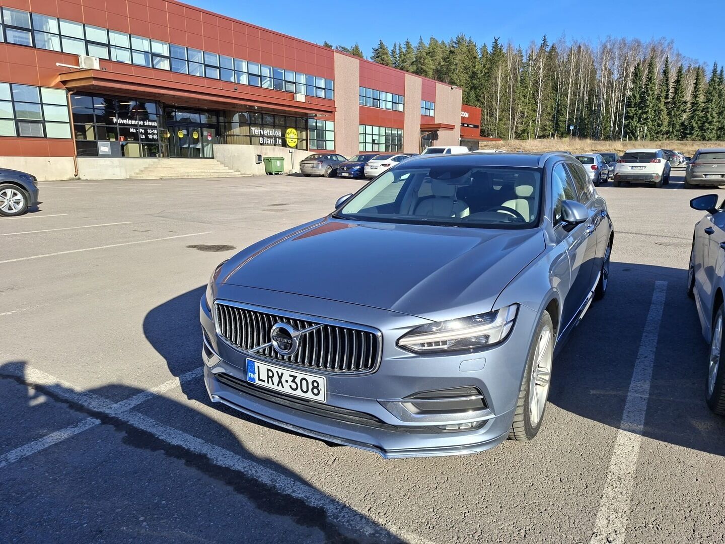 Volvo V90 2017 D5 AWD Inscription aut * Webasto / ACC / HUD / Koukku / Sporttinahat * - HULLUT AVAJAISHULINAT KORKOTARJOUS 3,29 %