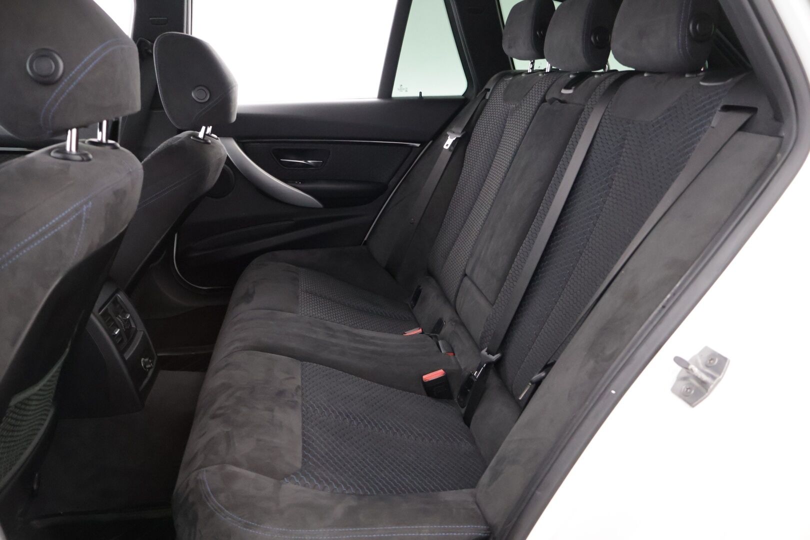 BMW 320 2018 F31 Touring 320d A xDrive Business Exclusive Edition M Sport** YritysOutlet - Myydään vain yrityksille - *2x Renkaat*