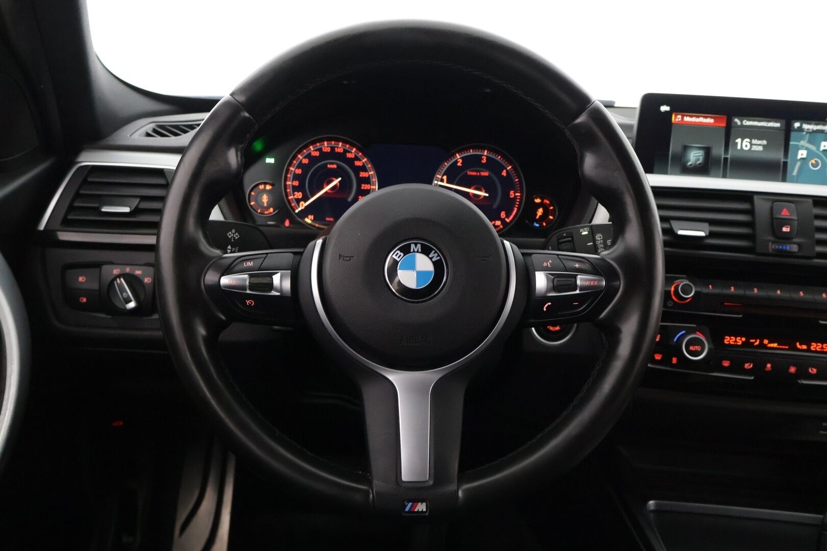 BMW 320 2018 F31 Touring 320d A xDrive Business Exclusive Edition M Sport** YritysOutlet - Myydään vain yrityksille - *2x Renkaat*