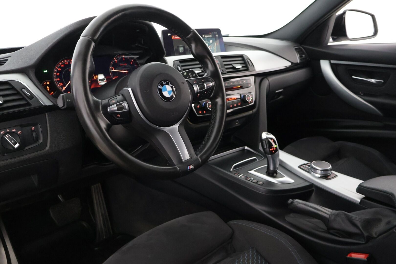 BMW 320 2018 F31 Touring 320d A xDrive Business Exclusive Edition M Sport** YritysOutlet - Myydään vain yrityksille - *2x Renkaat*