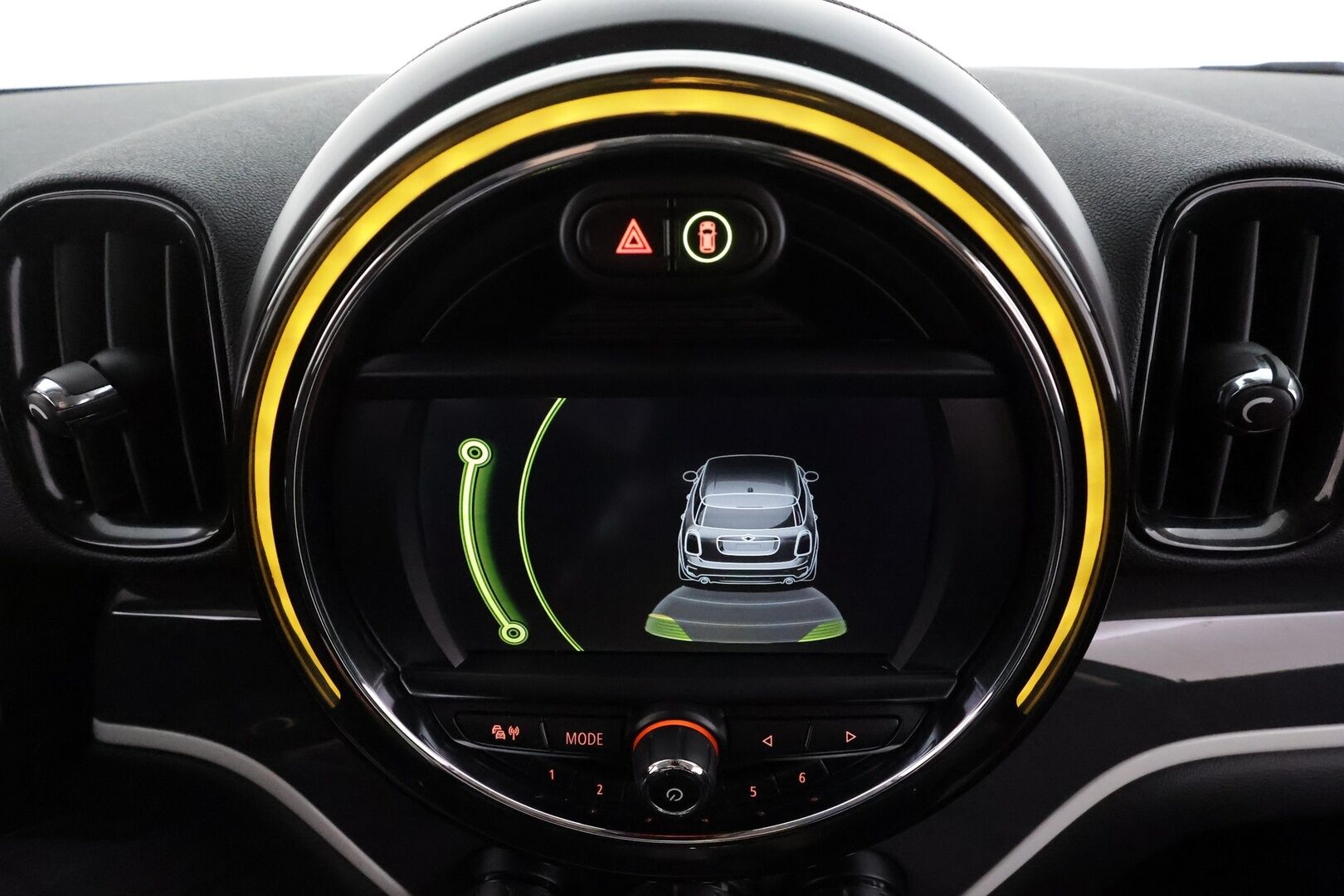 Mini Countryman 2018 Cooper S E ALL4 * LED / P.tutka / Navi / Vakkari / Bluetooth * - Kahdet renkaat aluvanteilla 