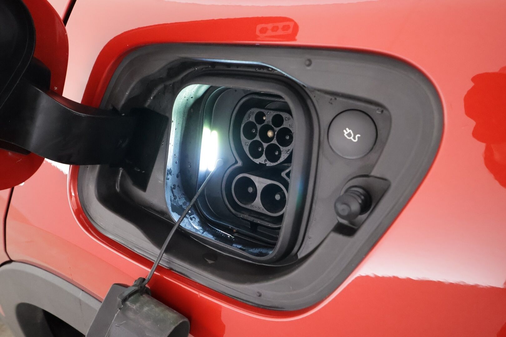 Volvo C40 2023 Recharge Twin Plus aut * Pilot assist / ILP / Koukku / Lasikatto / Muistipenkki / P.kamera / High performance audio * - 1.Om Suomi-auto / Akku kuntotarkastettu SoH 92% / Kahdet Renkaat 