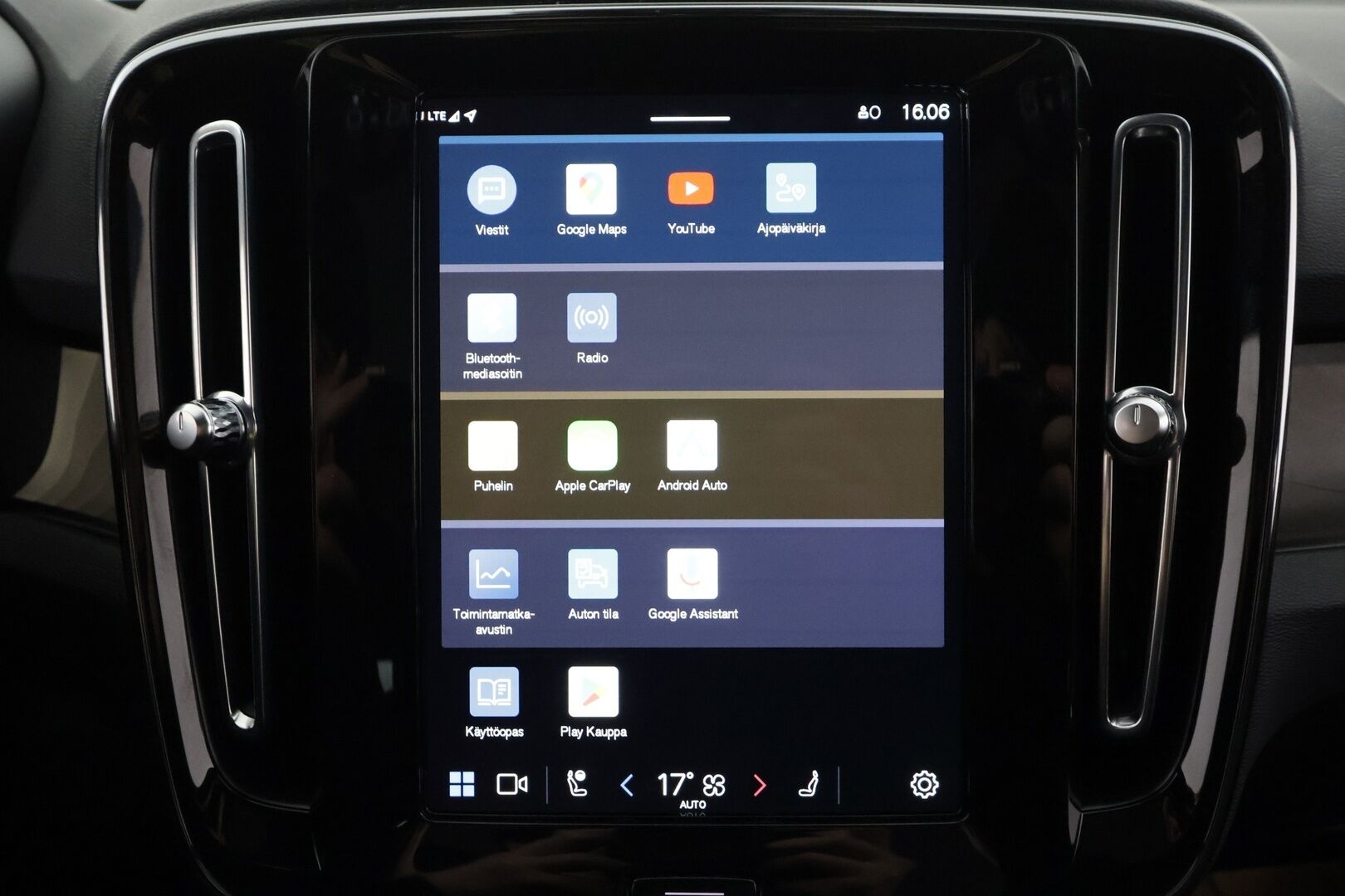 Volvo C40 2023 Recharge Twin Plus aut * Pilot assist / ILP / Koukku / Lasikatto / Muistipenkki / P.kamera / High performance audio * - 1.Om Suomi-auto / Akku kuntotarkastettu SoH 92% / Kahdet Renkaat 