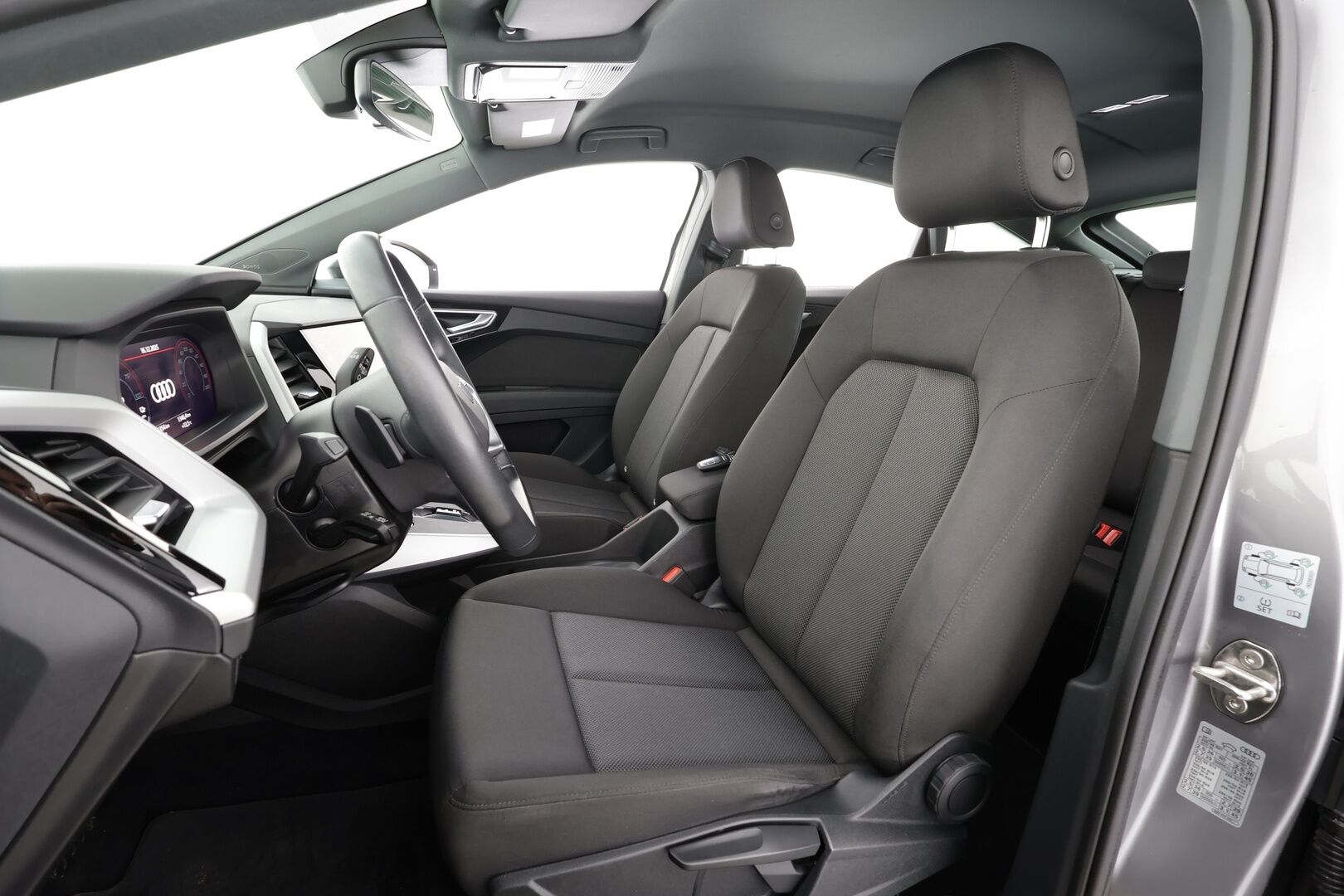 Audi Q4 e-tron 2023 40 e-tron Sportback * Sonos / ILP / ACC / LED / P.Kamera / Navi / Kaistavahti * - 1-om Suomi-auto / 2x Latauskaapelit / Kahdet renkaat - HULLUT JOULUT KORKOTARJOUS 2,49% 