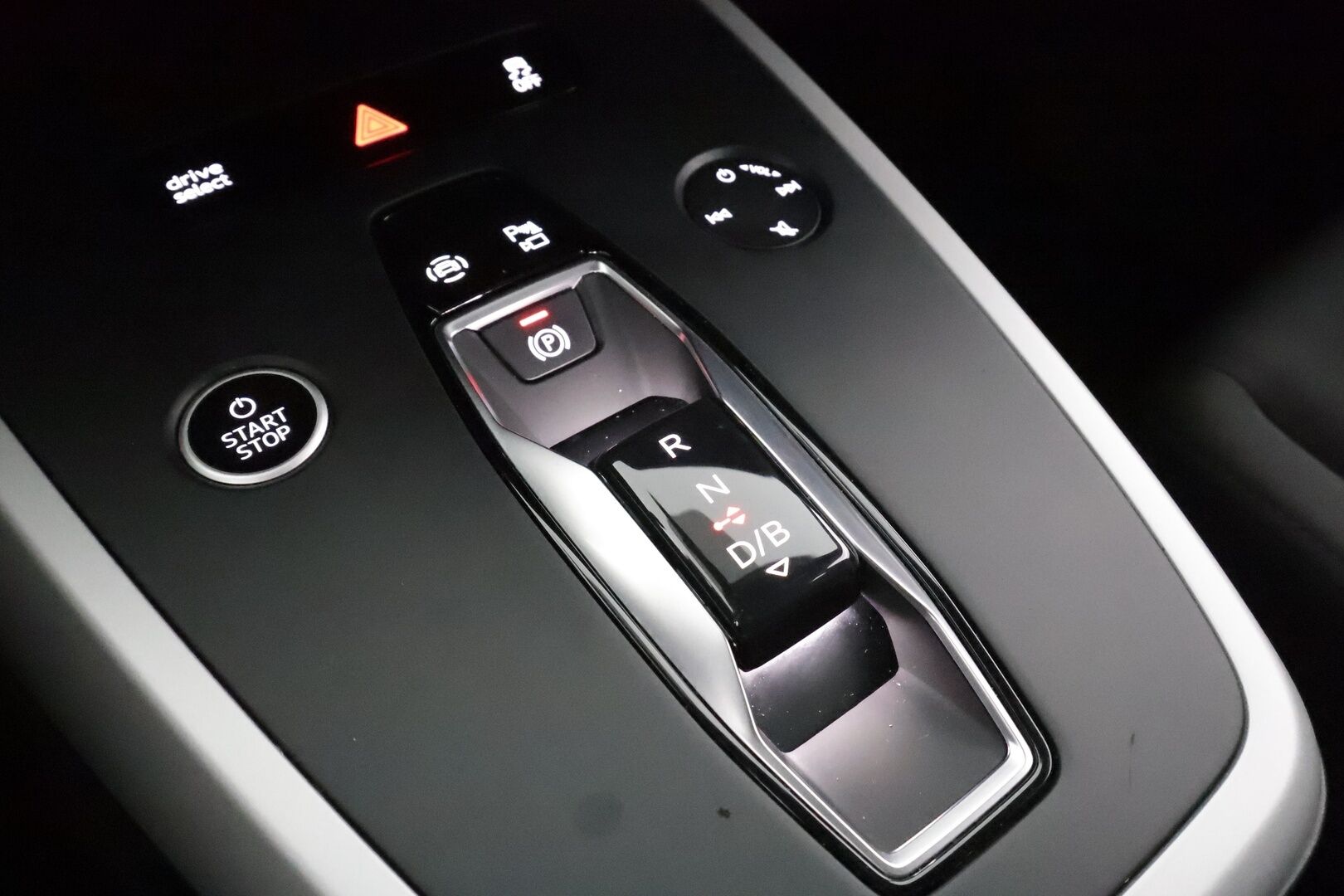 Audi Q4 e-tron 2023 40 e-tron Sportback * Lämpöpumppu / Sonos Audio / Peruutuskamera / Adapt.Vakkari / Navi / LED - 1-om Suomi-auto / Akku kuntotarkastettu / 2x Latauskaapelit / Kahdet renkaat