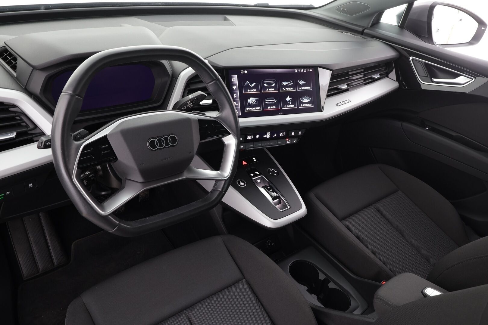 Audi Q4 e-tron 2023 40 e-tron Sportback * Sonos / ILP / ACC / LED / P.Kamera / Navi / Kaistavahti * - 1-om Suomi-auto / 2x Latauskaapelit / Kahdet renkaat - HULLUT JOULUT KORKOTARJOUS 2,49% 